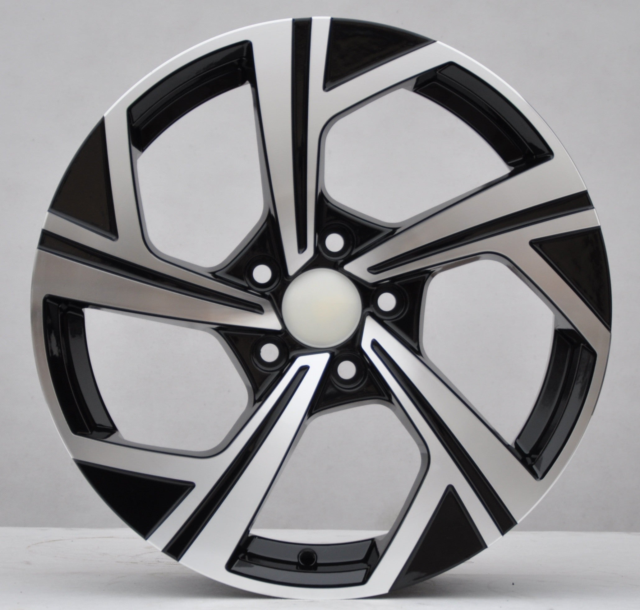 PDW 5502/BK5851 Alufælge 17" 5x112 ET45 – Poleret/sort (sæt á 4)