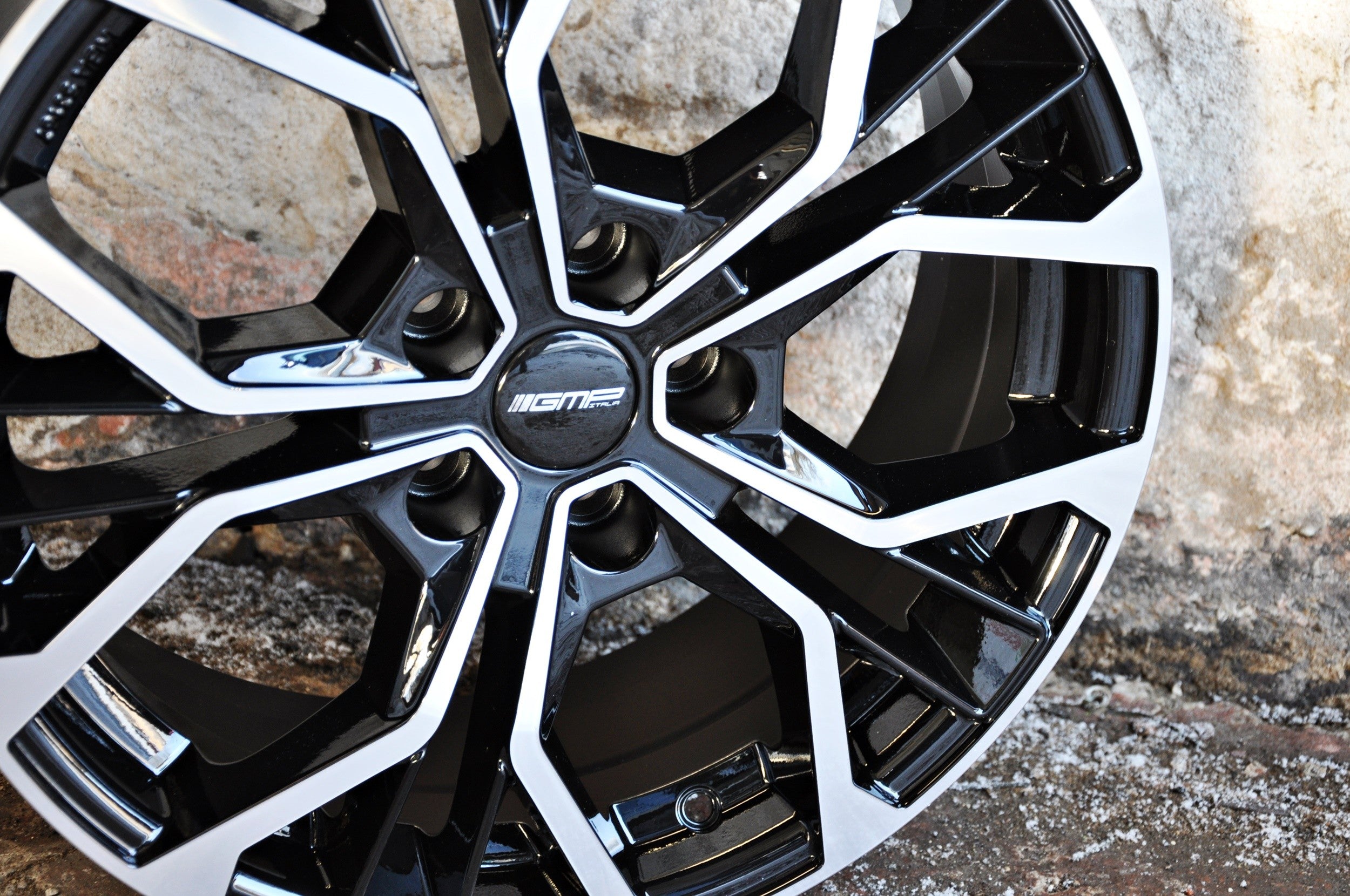 GMP Italia MATISSE Alufælge 17" 4x108 ET18 – Poleret/sort mat (sæt á 4)
