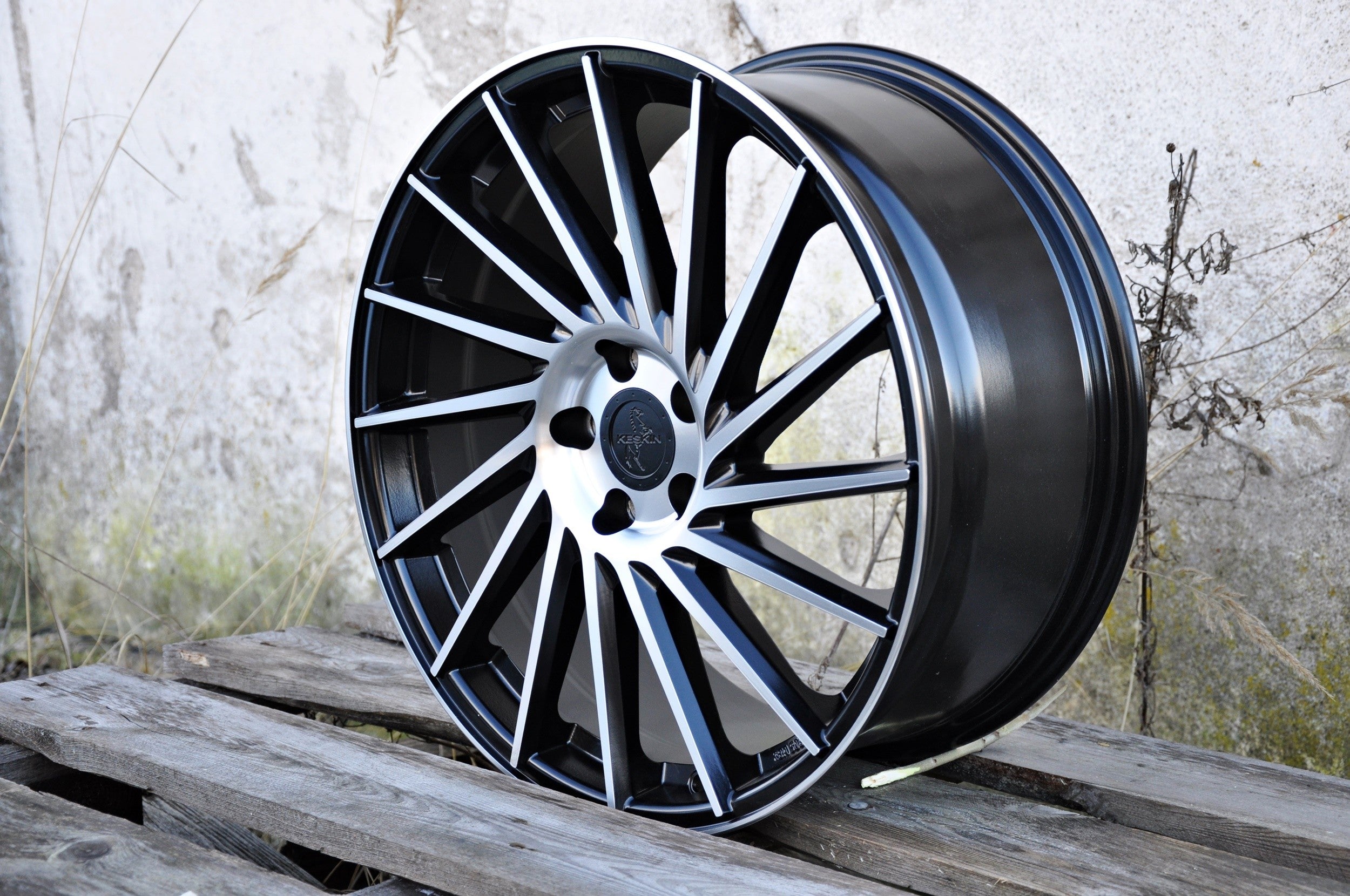 Keskin KT17 Alufælge 18" 5x112 ET45 – Poleret/sort (sæt á 4)