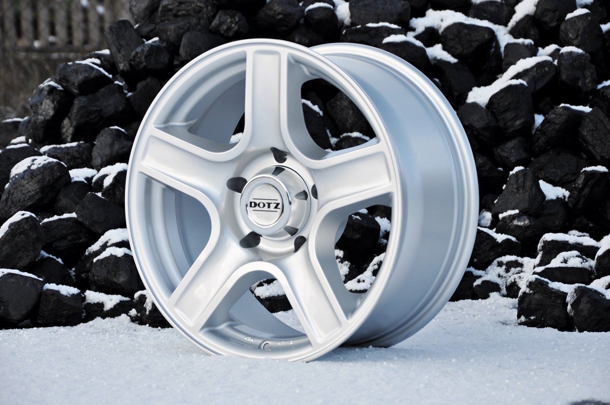 Dotz DOTZ HAMMADA Alufælge 17" 5x114.3 ET20 – Sølv (sæt á 5)