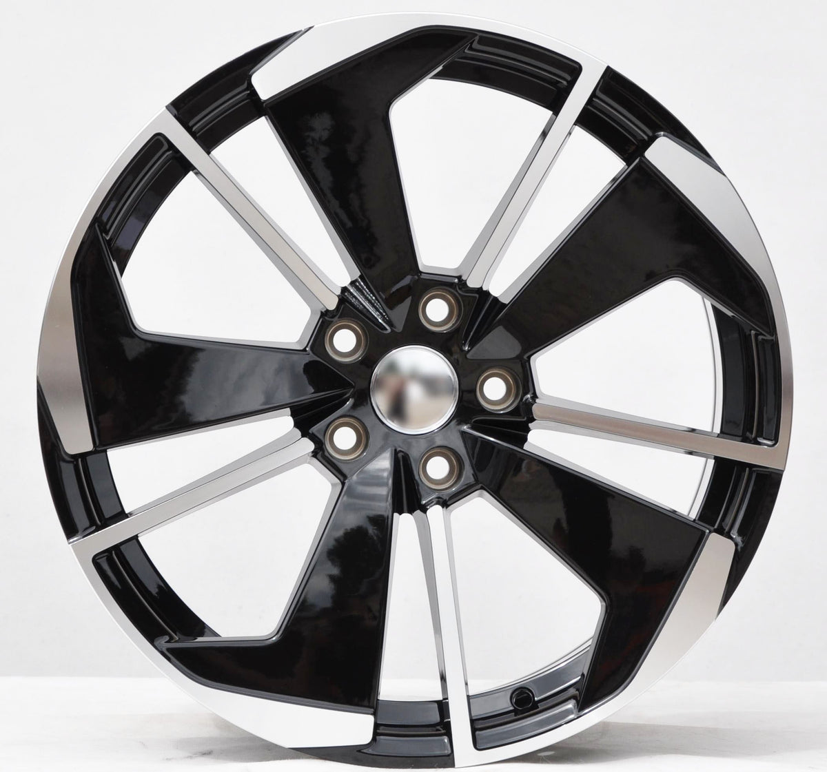 PDW 5579 Alufælge 18" 8J 5x112 ET45 – Poleret/sort (sæt á 4)