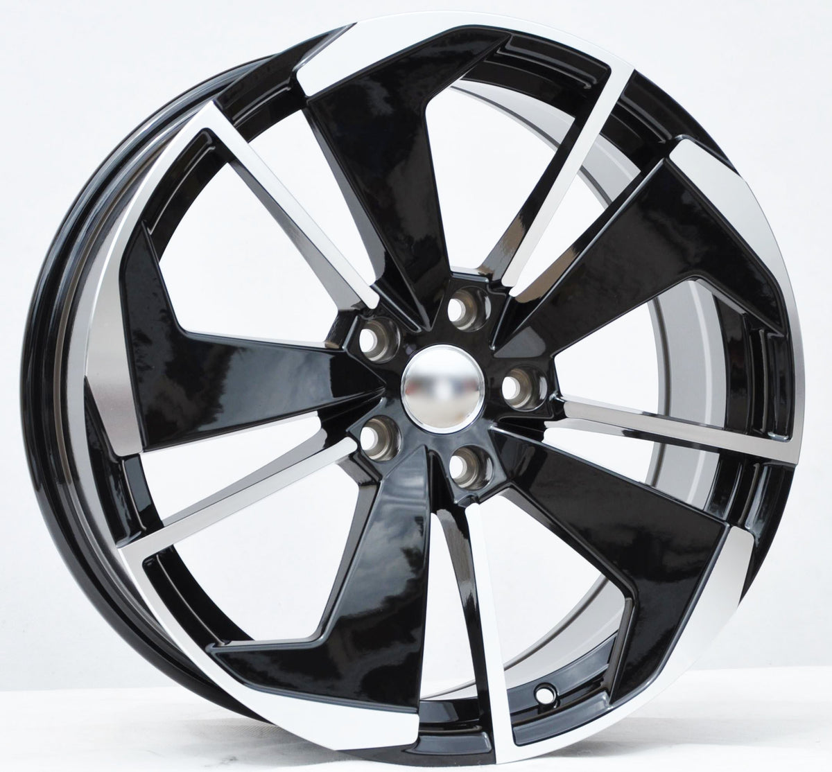 PDW 5579 Alufælge 18" 8J 5x112 ET45 – Poleret/sort (sæt á 4)