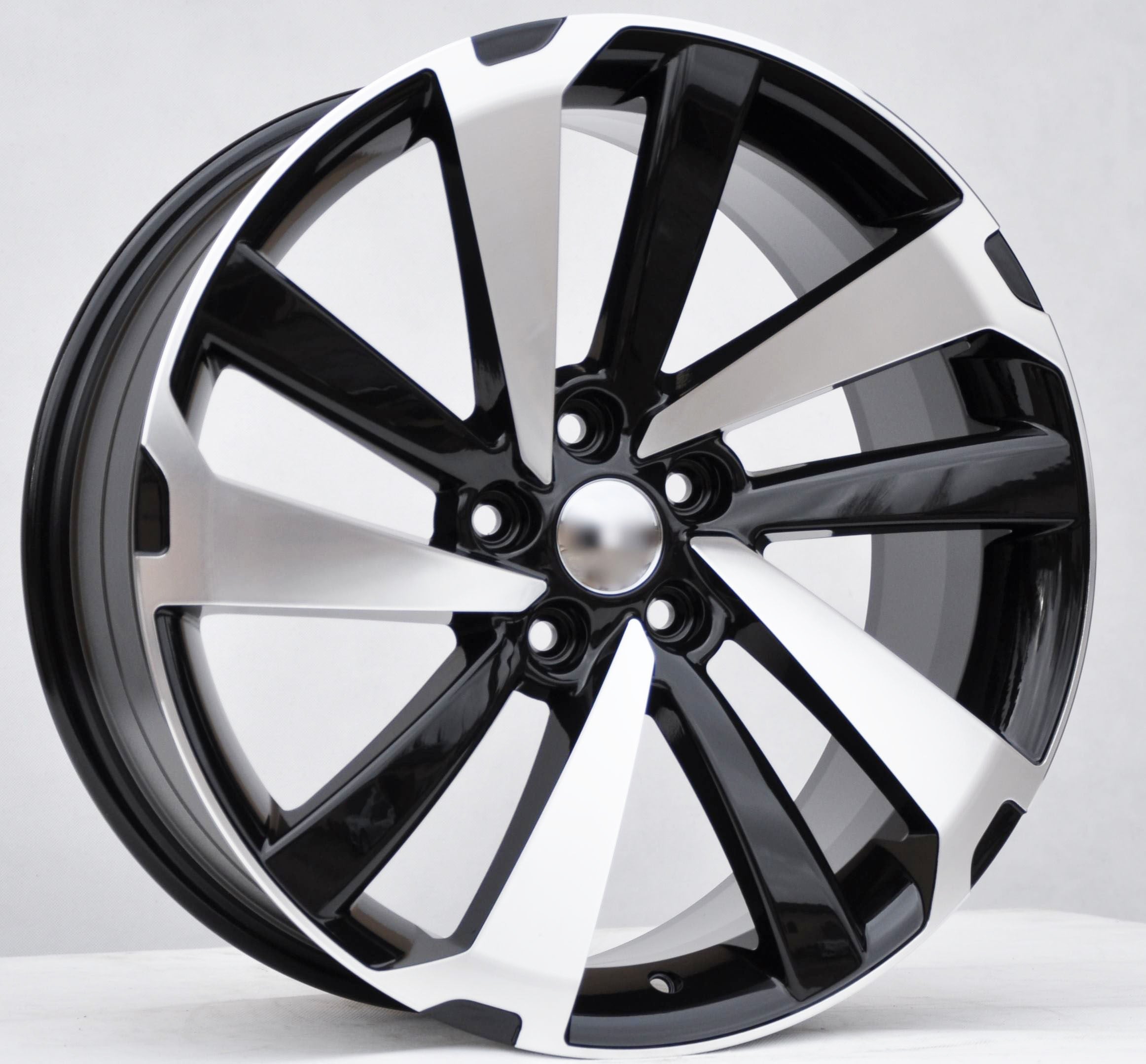 PDW 172 Alufælge 19" 5x114.3 ET35 – Poleret/sort (sæt á 4)
