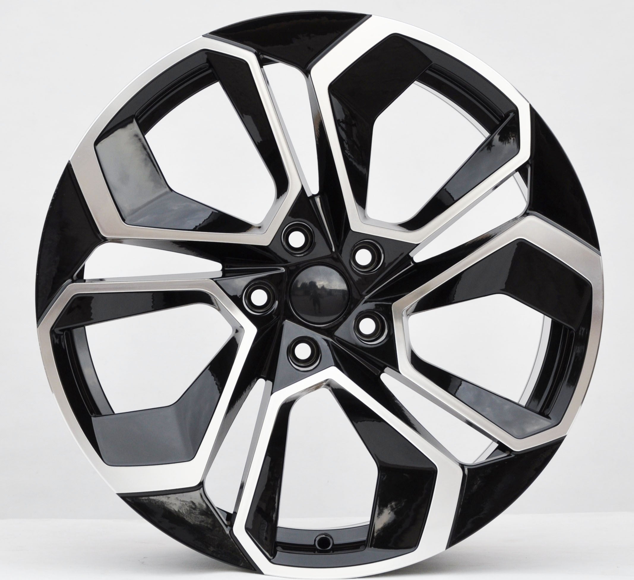 PDW 5561 Alufælge 19" 5x112 ET45 – Poleret/sort (sæt á 4)