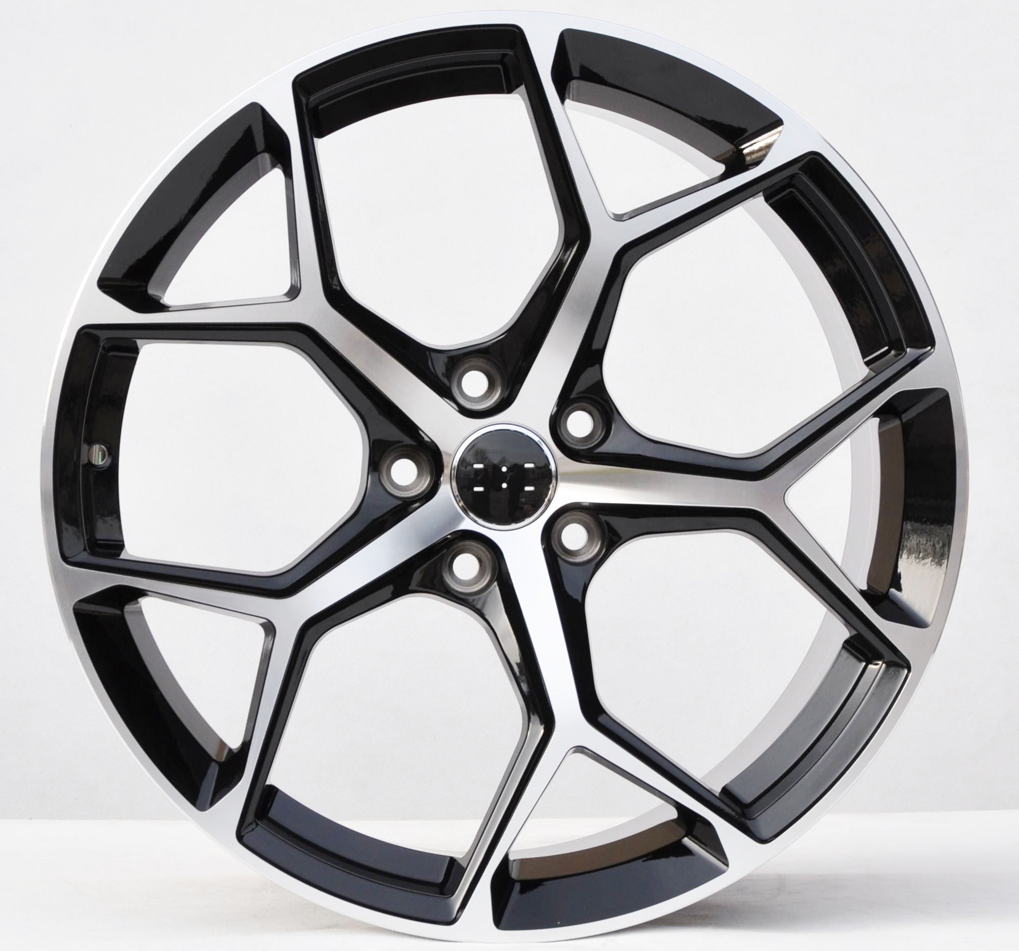 PDW 5598 Alufælge 19" 5x112 ET40 – Poleret/sort (sæt á 4)