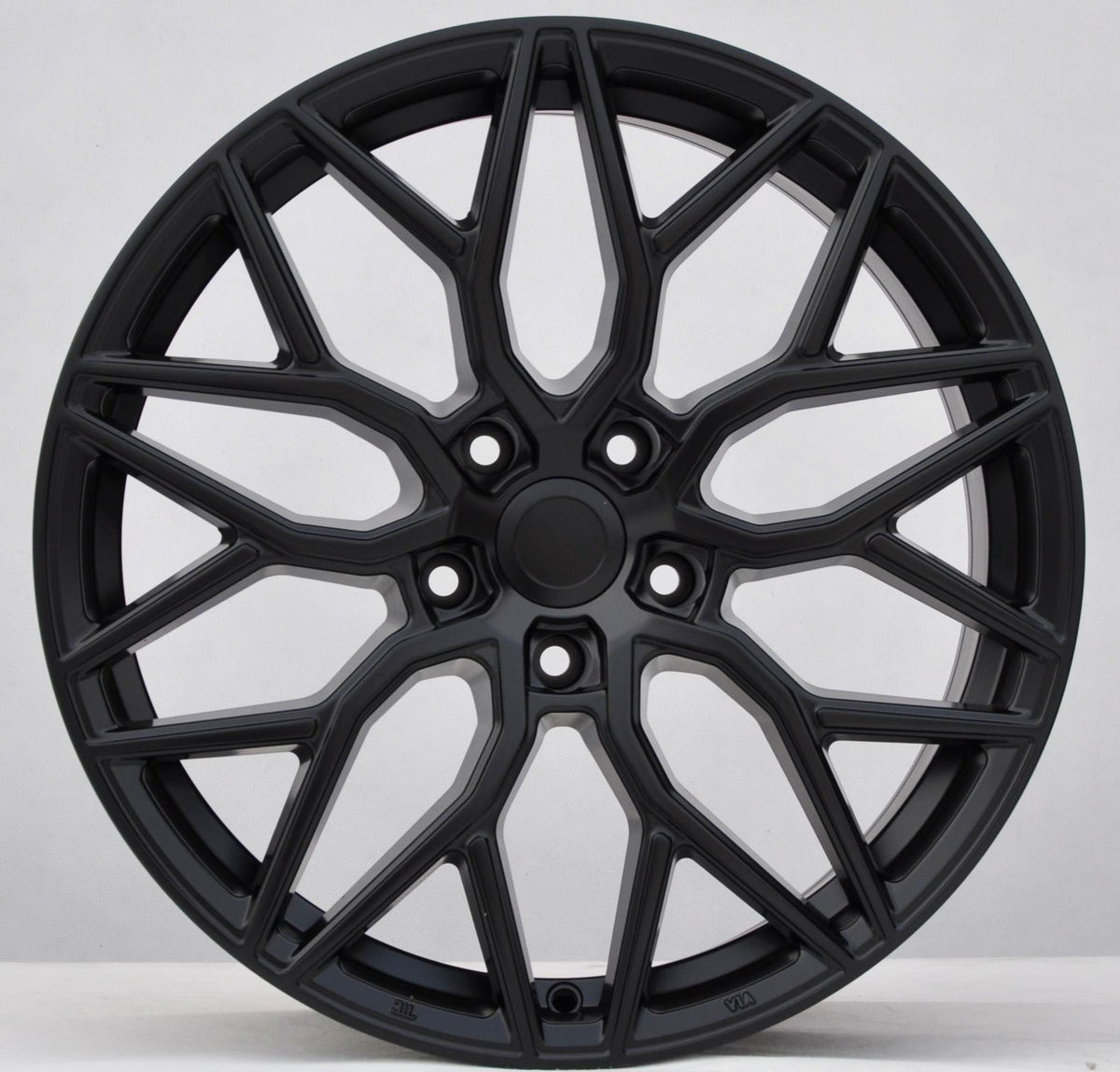 PDW 4101 Alufælge 19" 8,5/9,5J 5x120 ET33 – Sort (sæt á 4)
