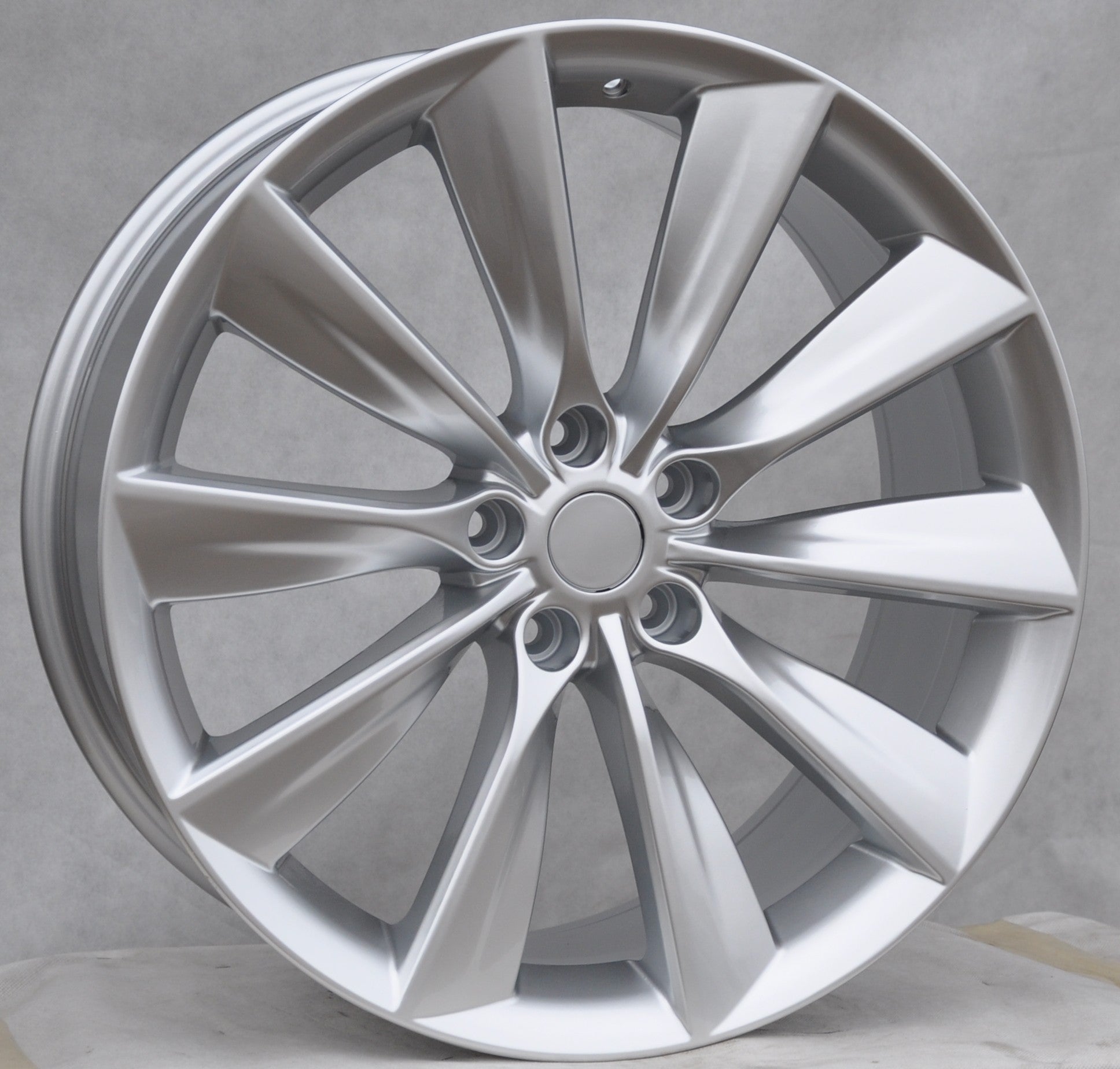 PDW 1469 Alufælge 22" 5x120 ET35 – Sølv (sæt á 4)
