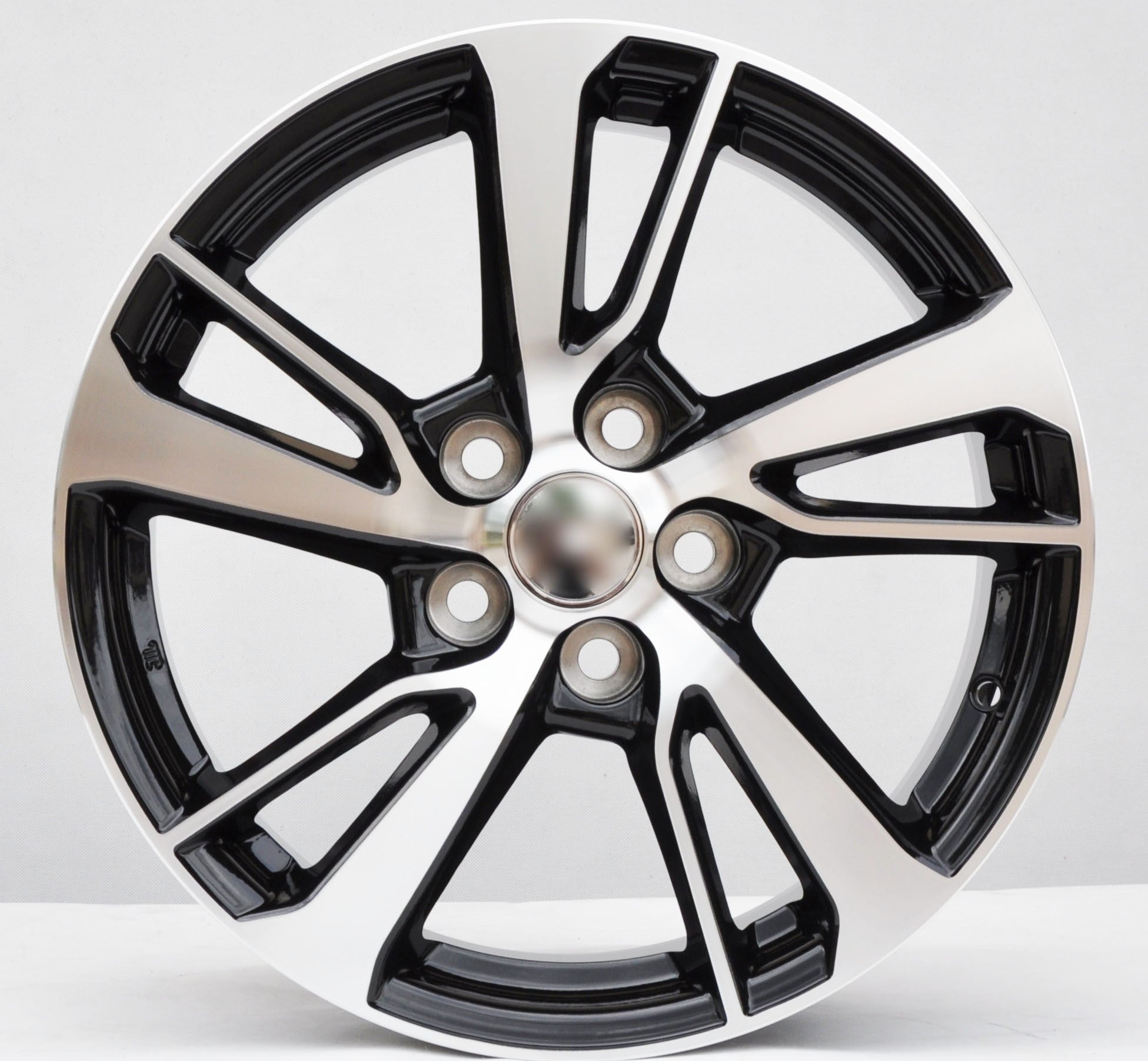 PDW 5300 Alufælge 17" 5x114.3 ET35 – Poleret/sort (sæt á 4)