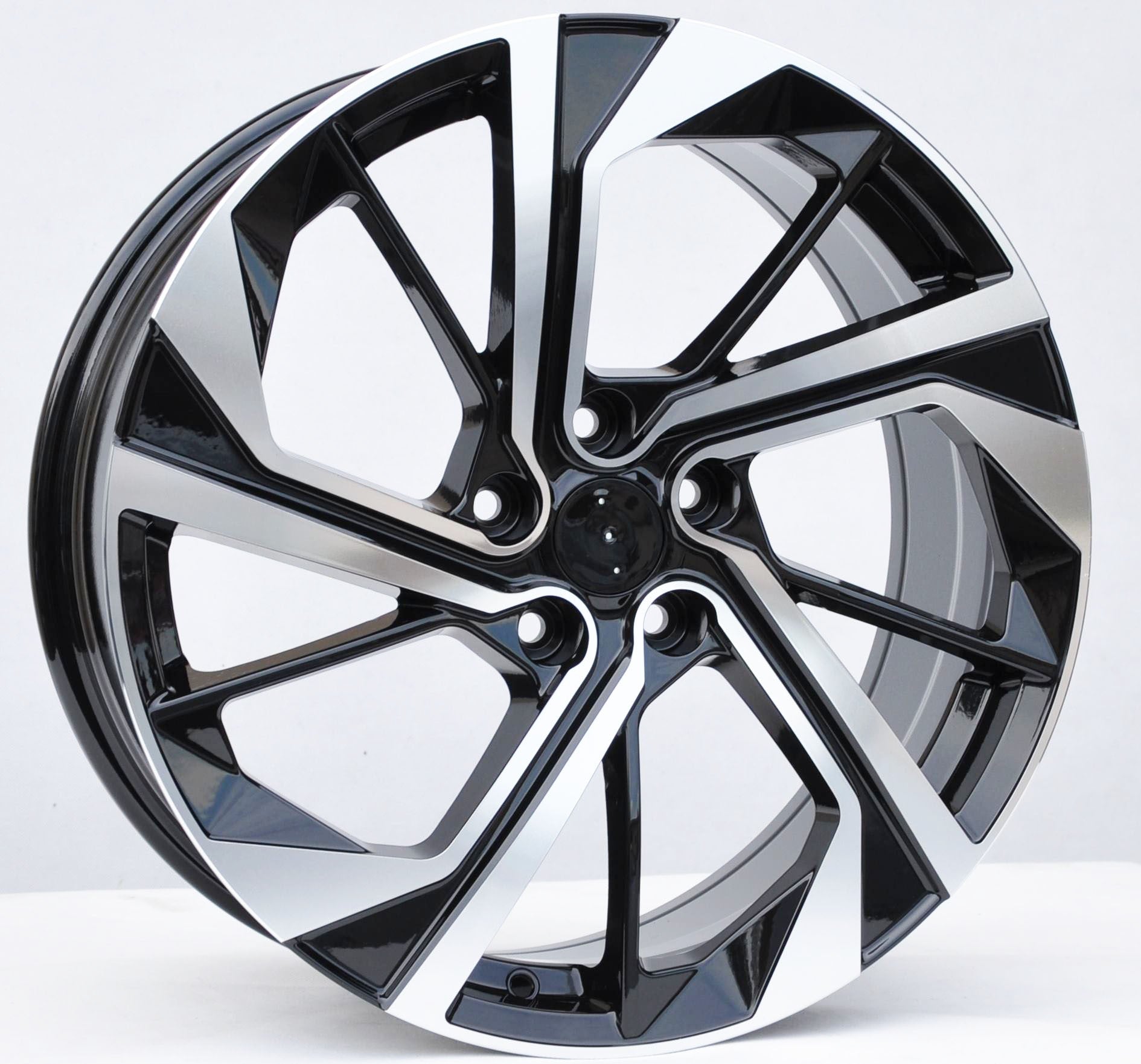 PDW 1981 Alufælge 19" 5x114.3 ET45 – Poleret/sort (sæt á 4)