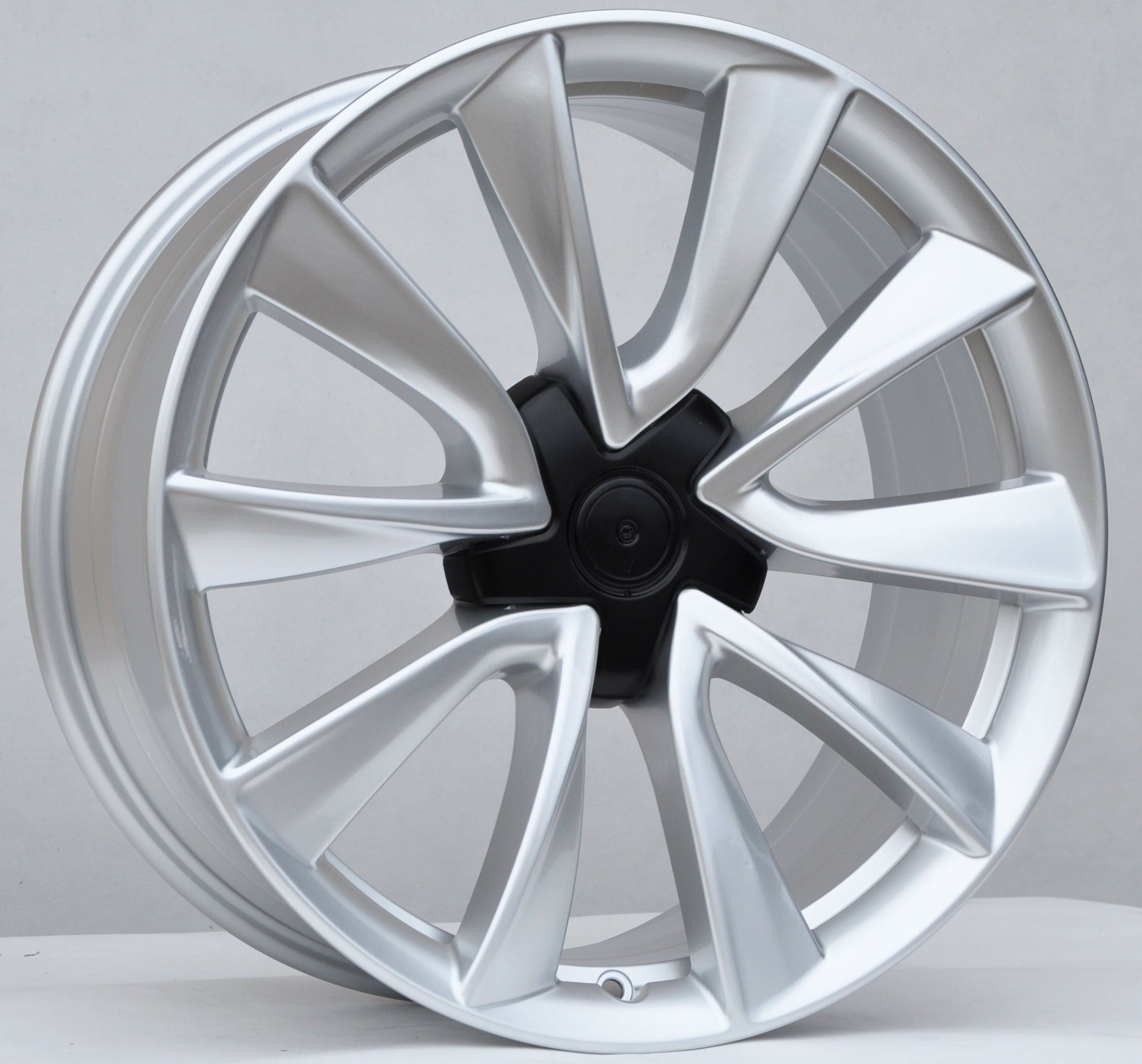 PDW 2046 Alufælge 20" 5x114.3 ET35 – Sølv (sæt á 4)