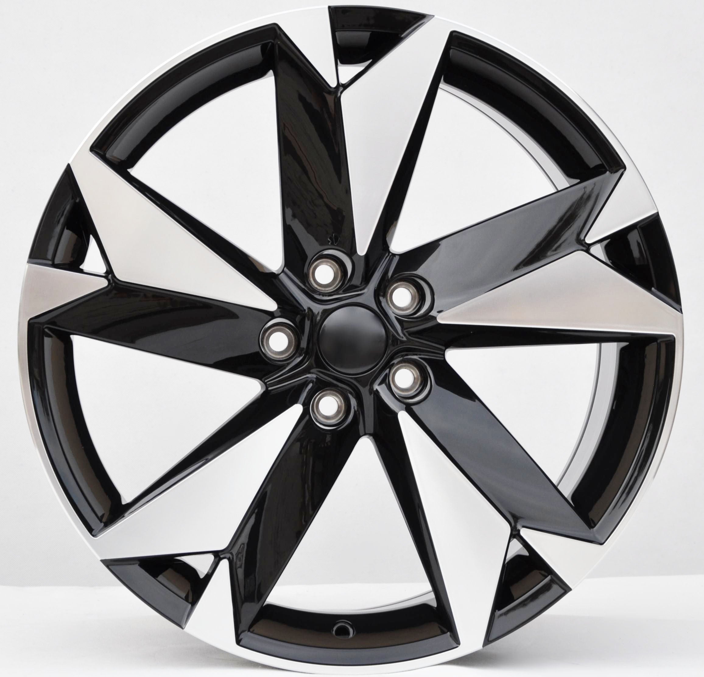 PDW 5625 Alufælge 18" 5x112 ET40 – Poleret/sort (sæt á 4)