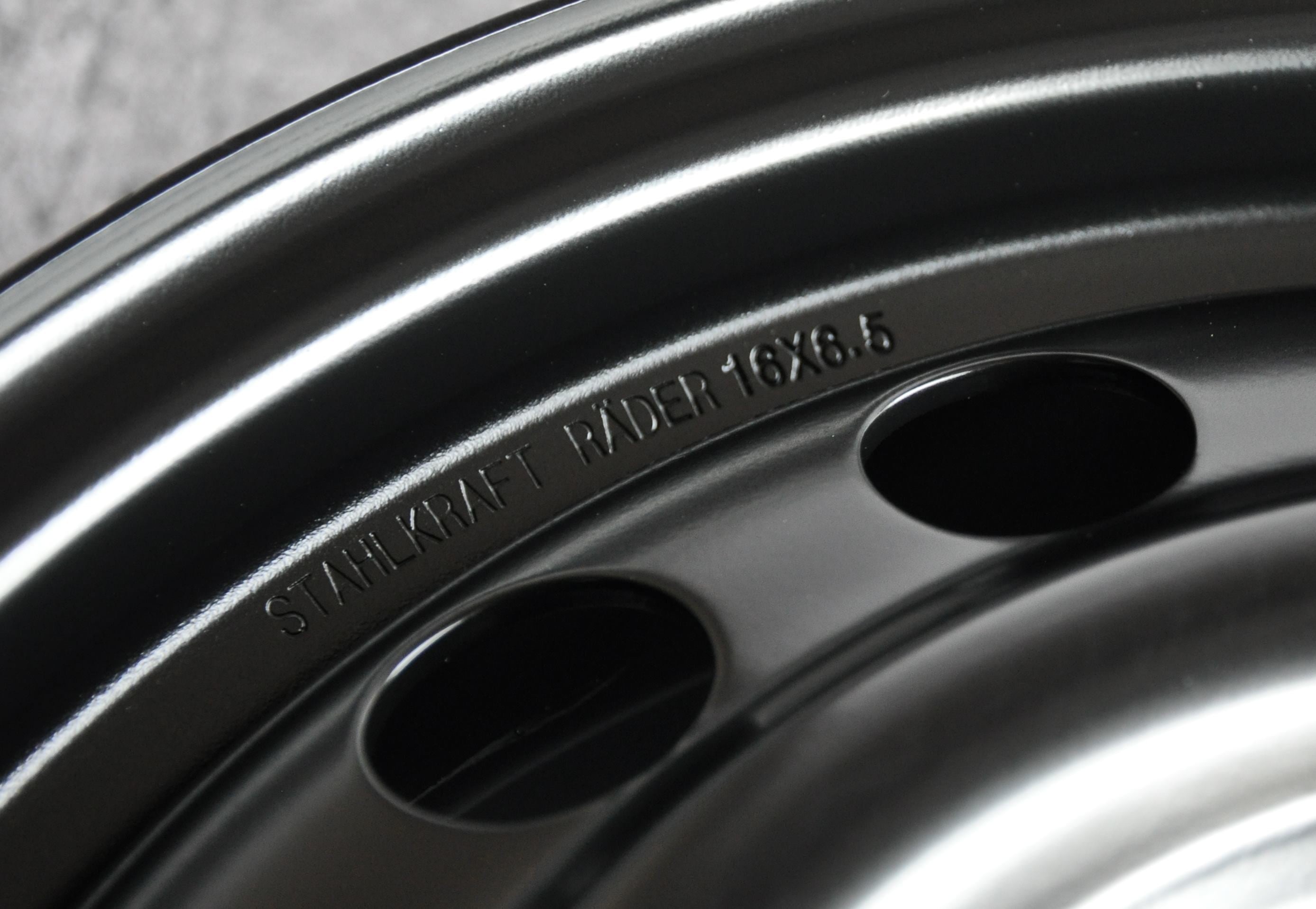 Stahlkraft Rader A16 Stålfælge 16" 5x114.3 ET45 – Black perl (sæt á 4)