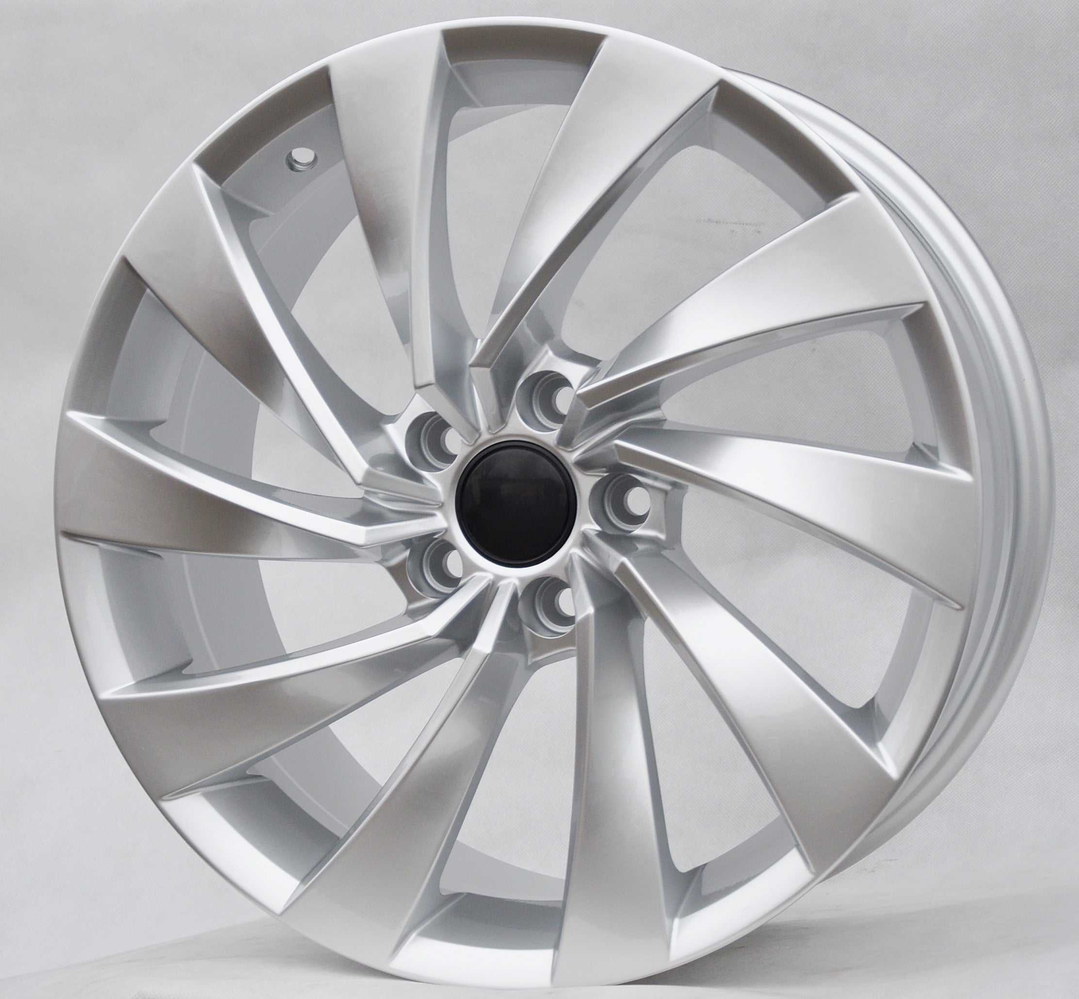 PDW 5083 Alufælge 18" 5x112 ET40 – Sølv (sæt á 4)