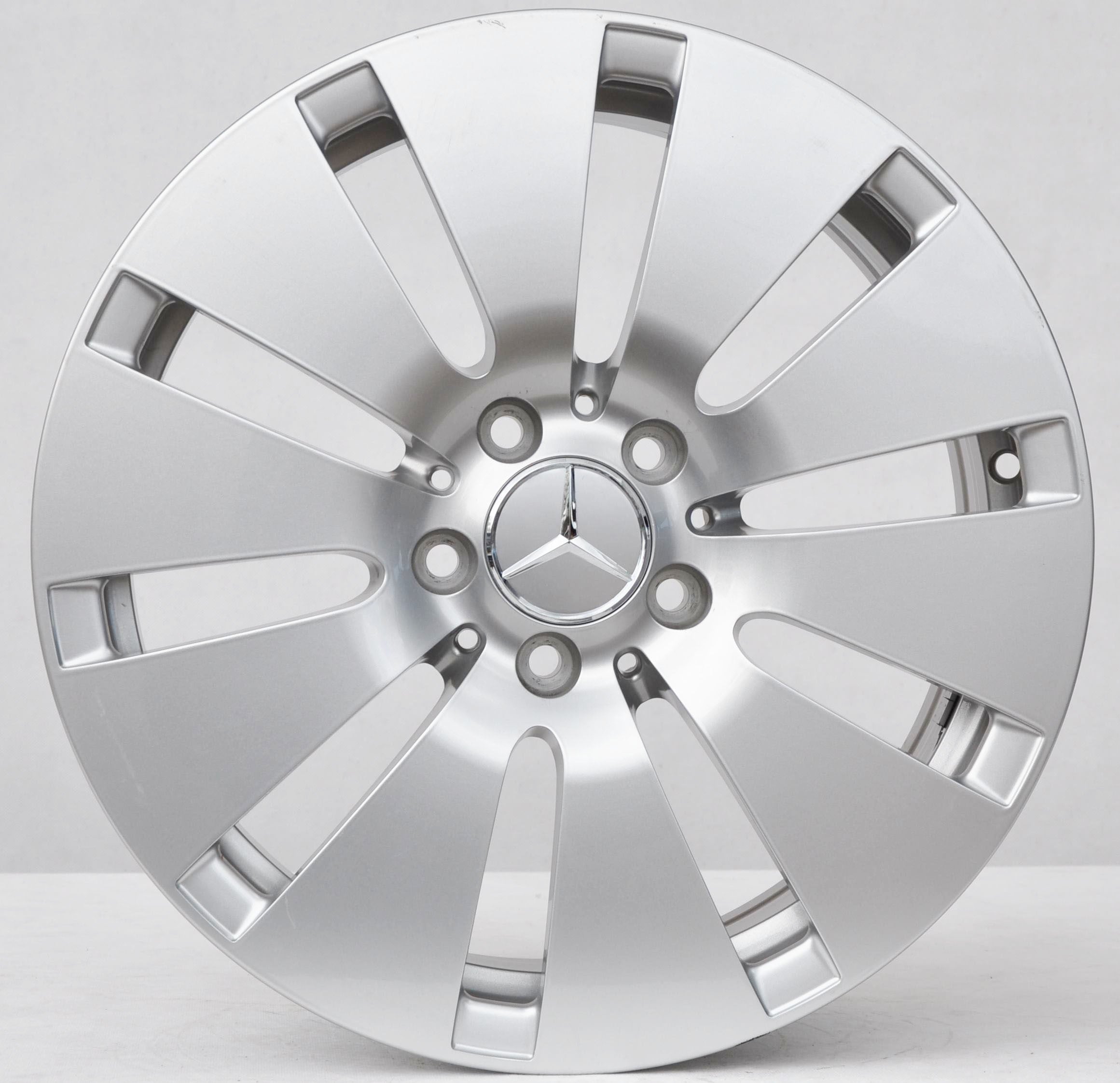 Mercedes-Benz (oryginalne OEM) A2134010200 Alufælge 17" 5x112 ET40 – Sølv (sæt á 4)