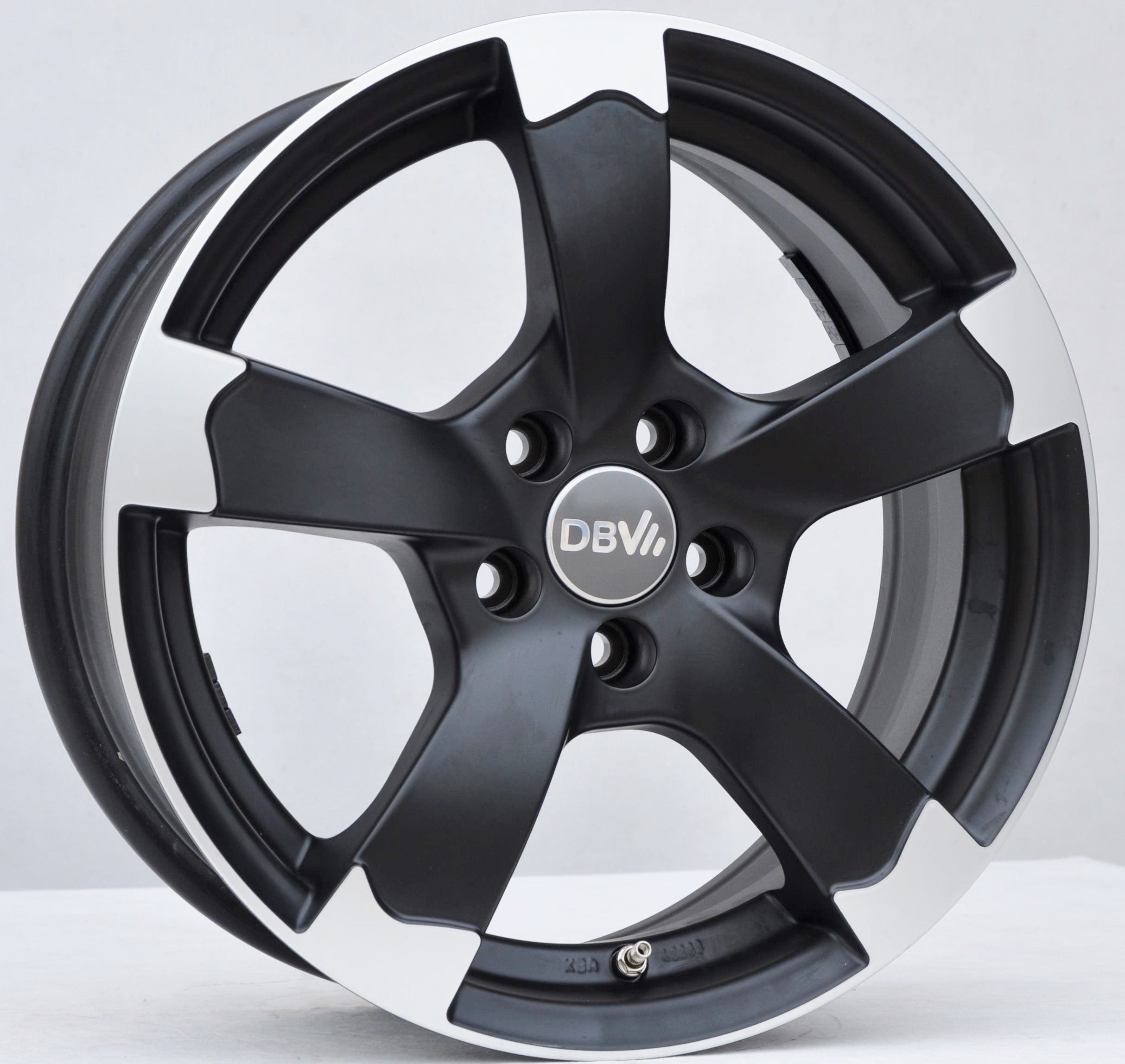 DBV cma474/kba48883 Alufælge 16" 5x100 ET38 – Poleret/sort mat (sæt á 4)