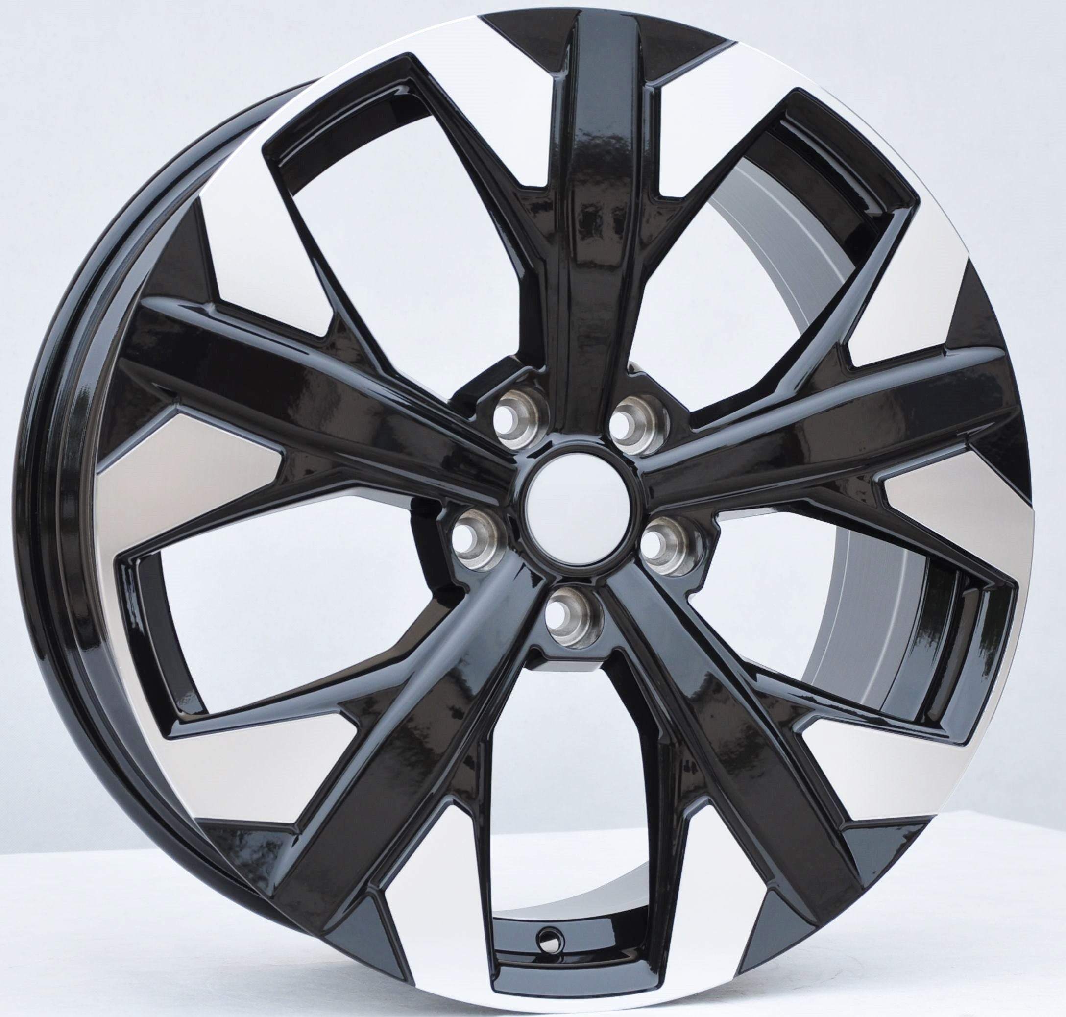 PDW 5699 Alufælge 18" 5x114.3 ET51 – Poleret/sort (sæt á 4)