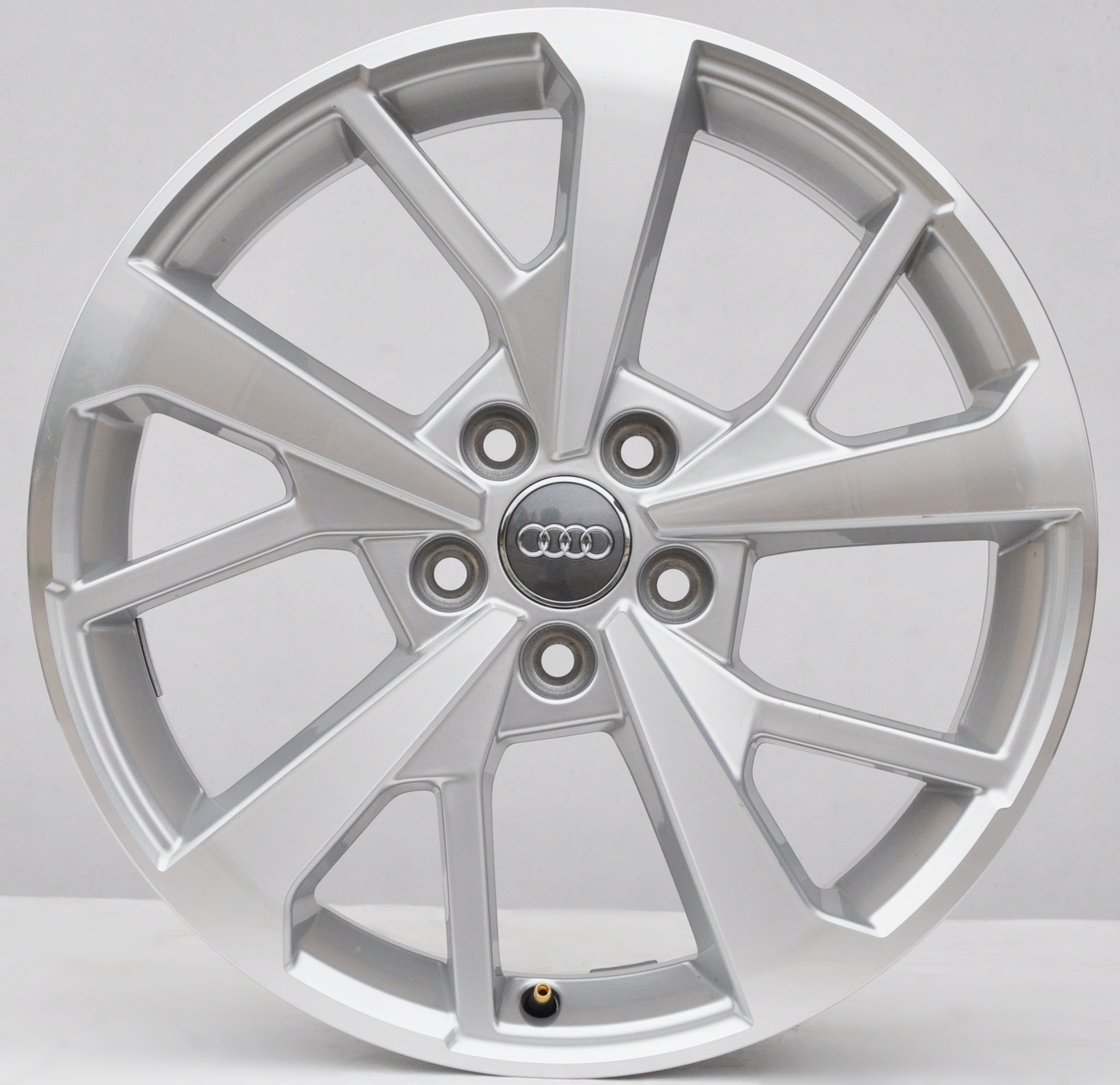 Audi (oryginalne OEM) 83a601025j Alufælge 18" 5x112 ET43 – Sølv (sæt á 4)