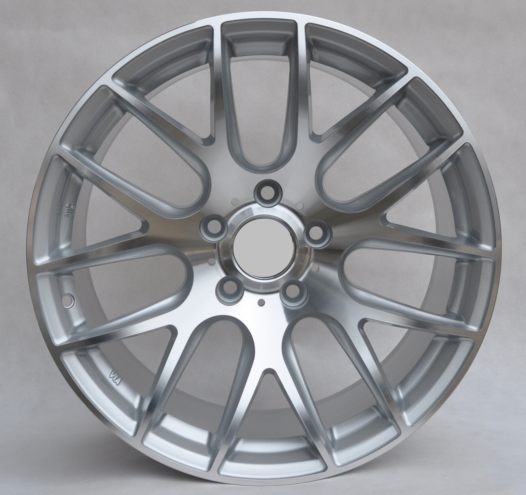 PDW 663 Alufælge 18" 5x120 ET35 – Poleret/sølv (sæt á 4)