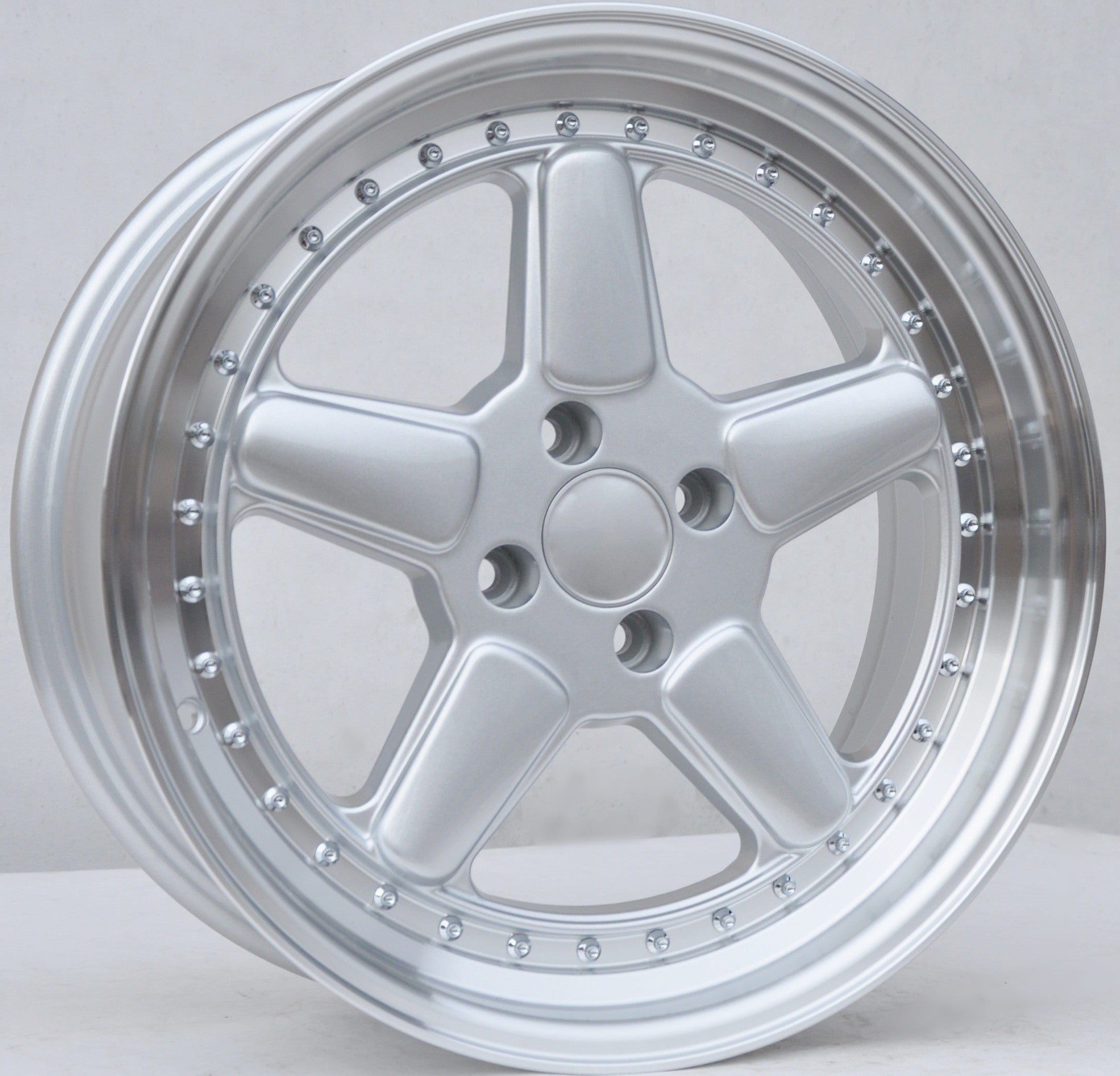 PDW 7961 Alufælge 17" 4x100 ET30 – Poleret/sølv (sæt á 4)