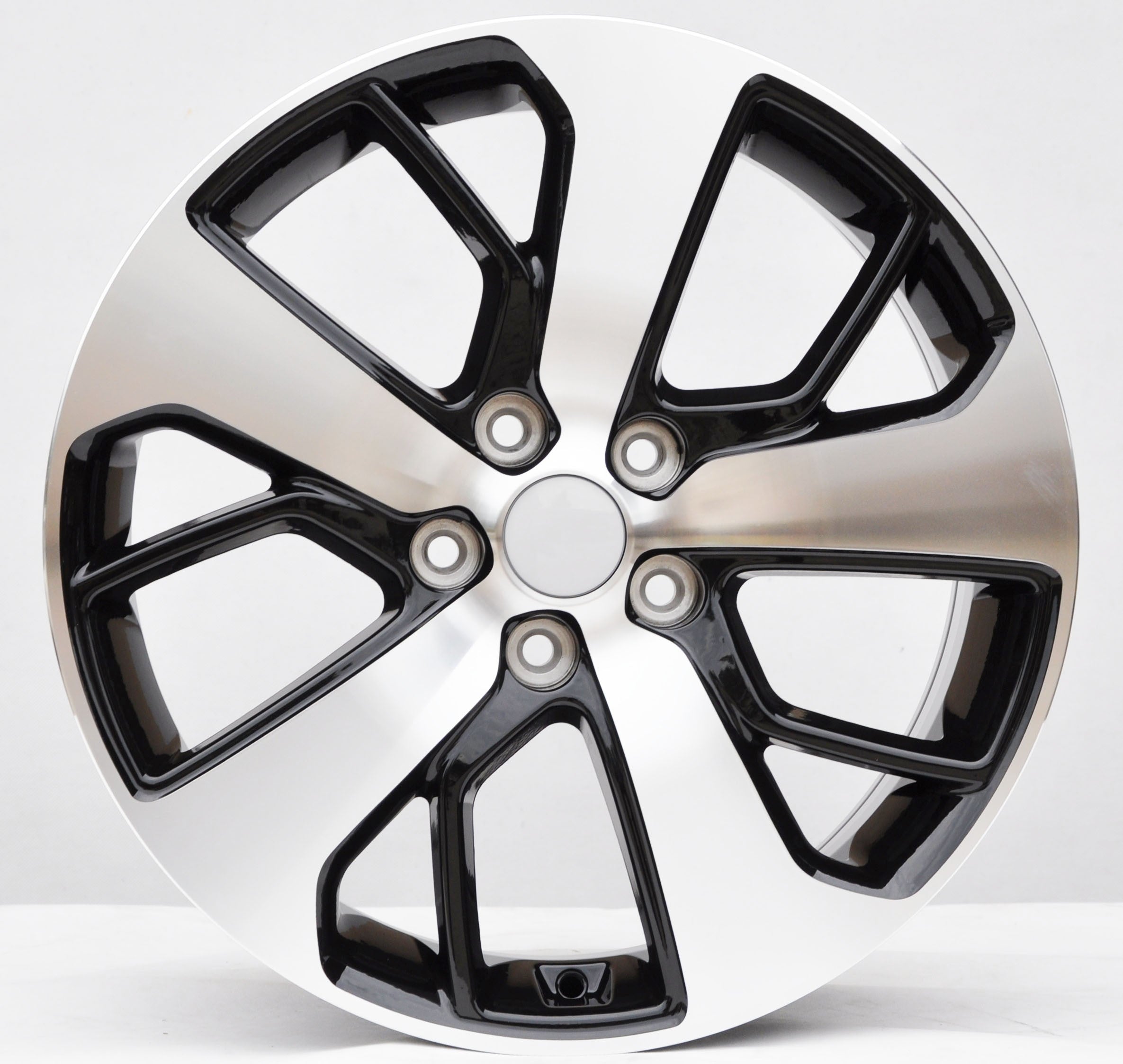 PDW 5390 Alufælge 18" 5x114.3 ET52 – Poleret/sort (sæt á 4)