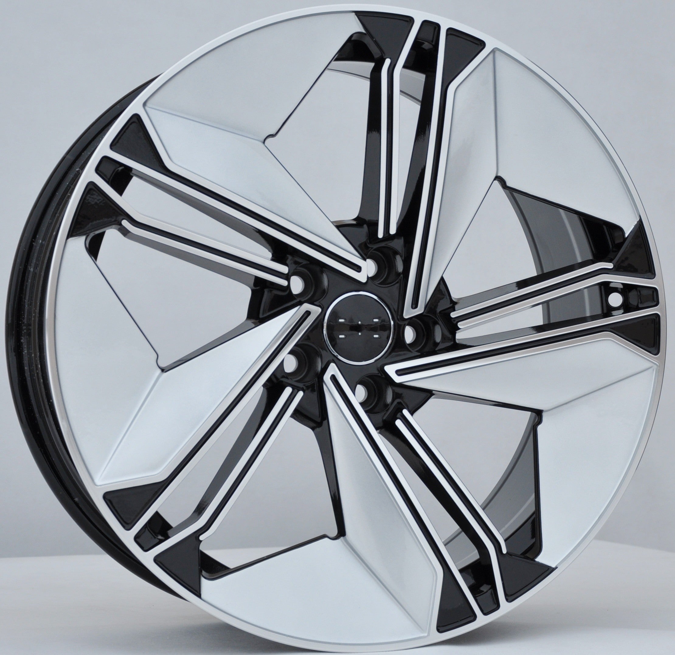PDW FBX334 Alufælge 19" 5x112 ET35 – Sølv+sort (sæt á 4)