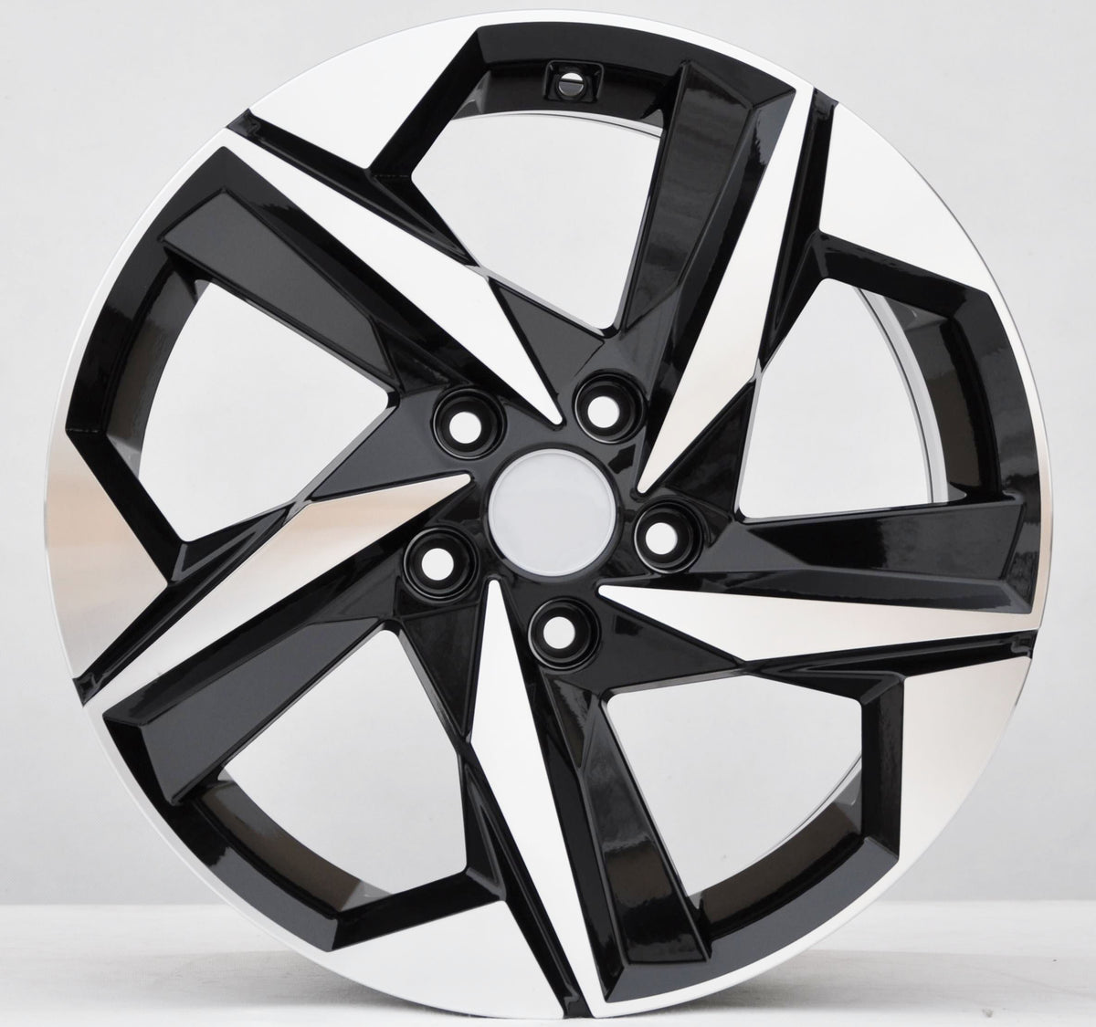 PDW 1622 Alufælge 15" 6J 5x114.3 ET45 – Poleret/sort (sæt á 4)