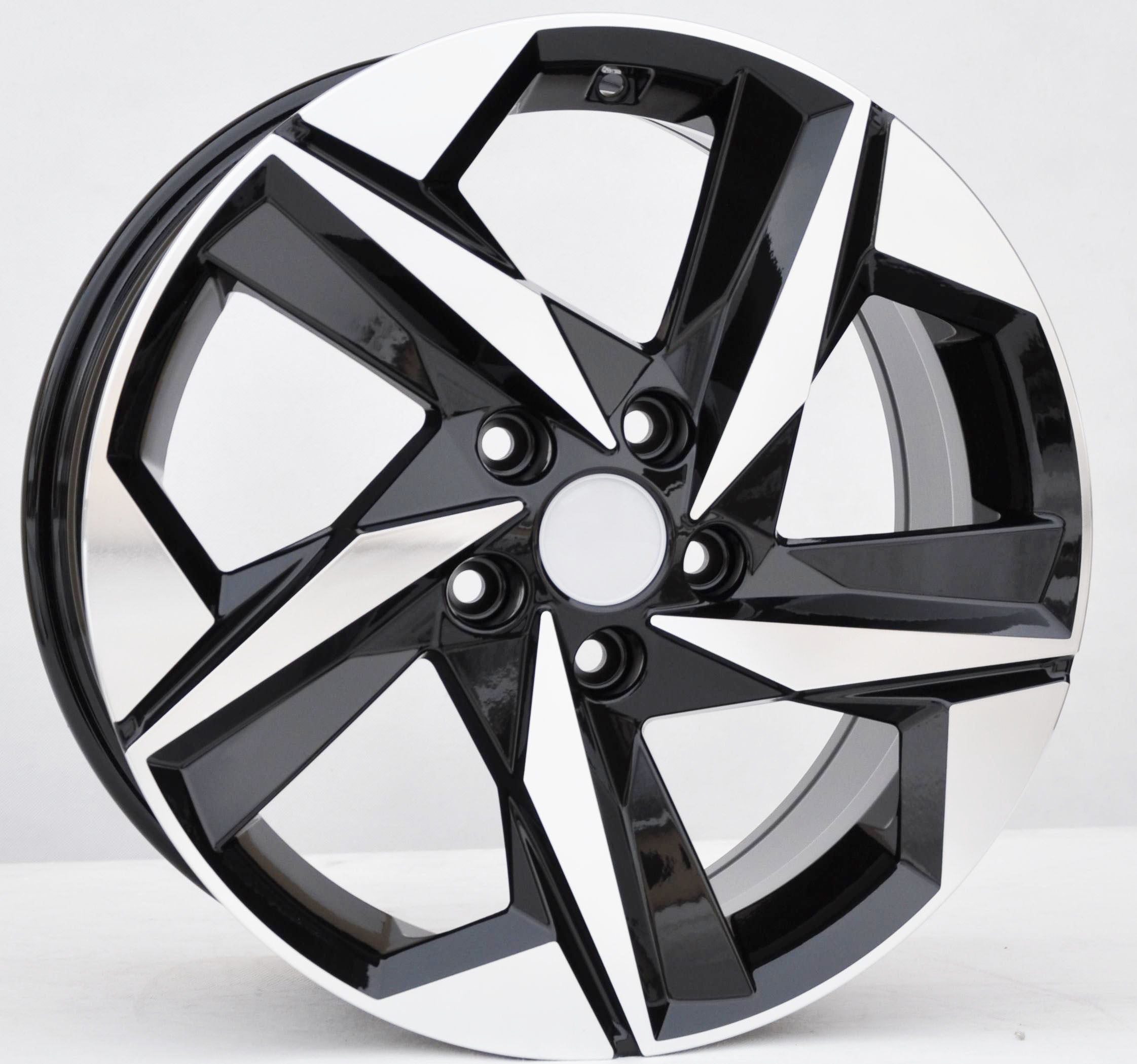 PDW 1622 Alufælge 15" 5x114.3 ET45 – Poleret/sort (sæt á 4)