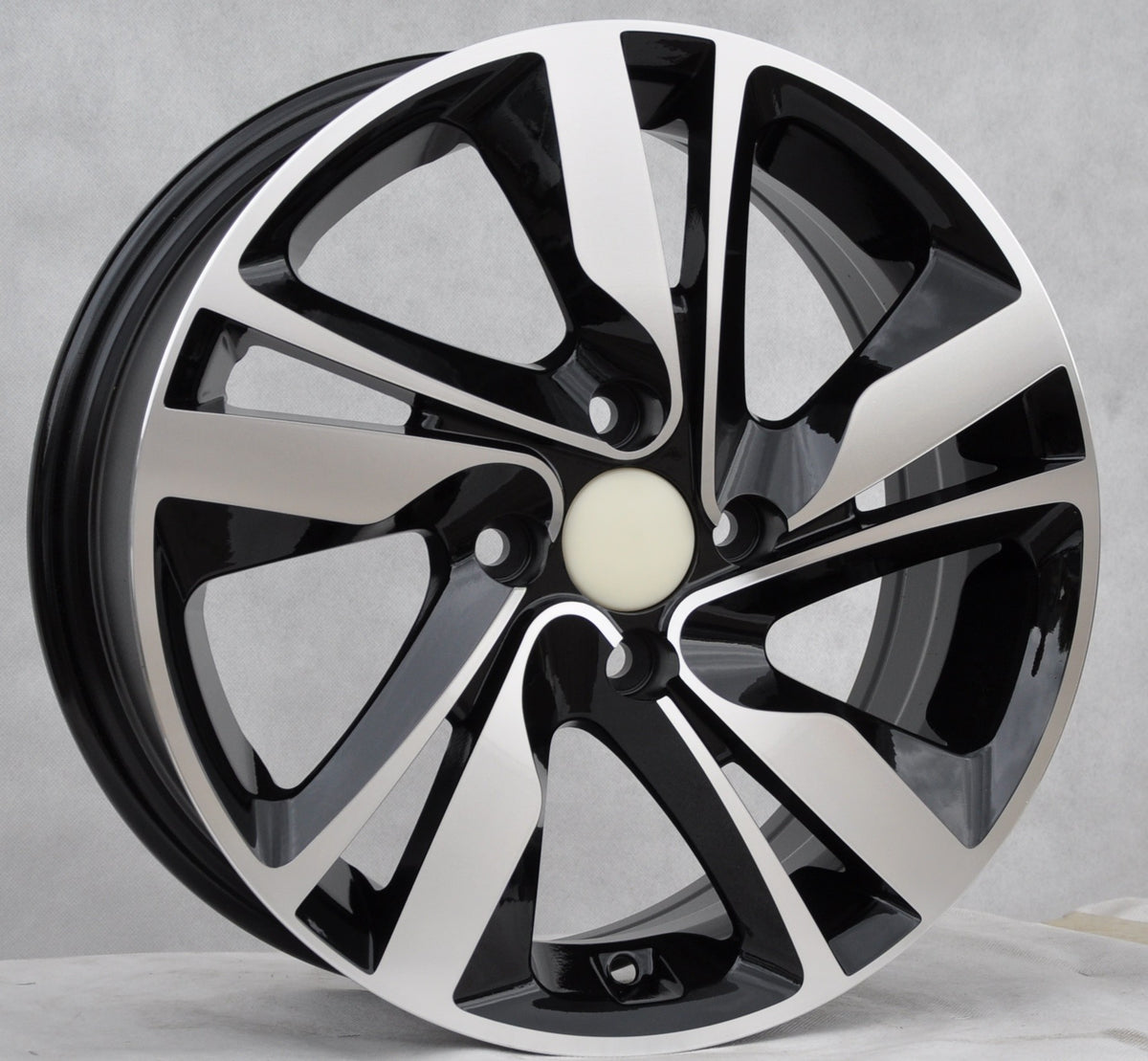 PDW 813 Alufælge 15" 6J 4x100 ET46 – Poleret/sort (sæt á 4)