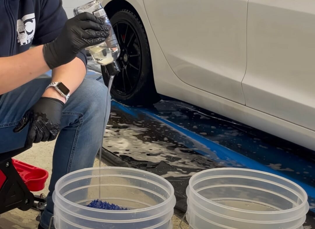 Kom Auto Glanz Pure i spand