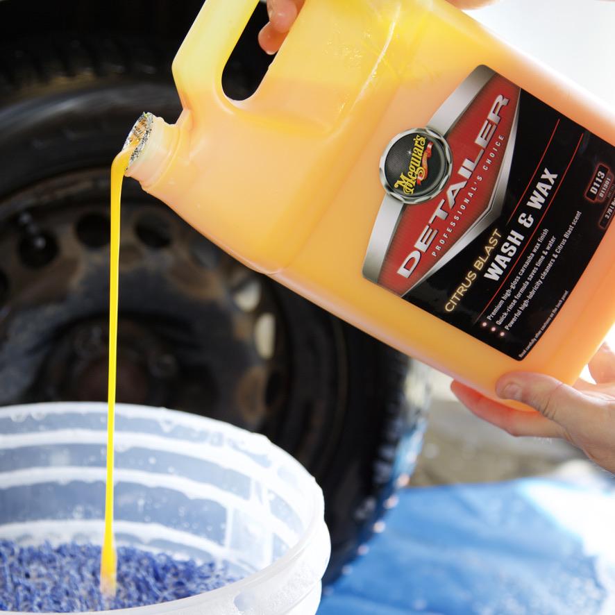 Meguiars Citrus Blast Wash and Wax Shampoo Med Voks(3,8 liter)