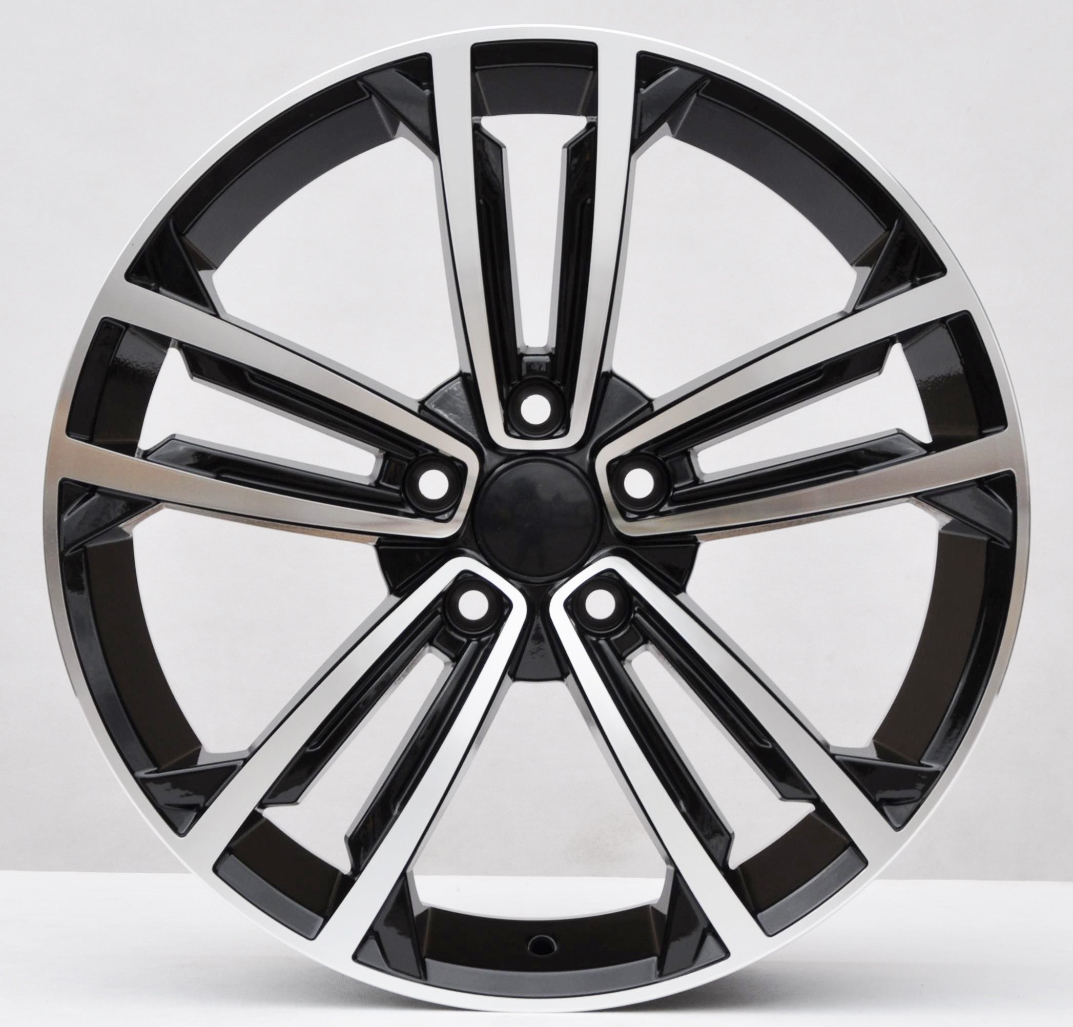 PDW 1415 Alufælge 18" 5x112 ET45 – Poleret/sort (sæt á 4)