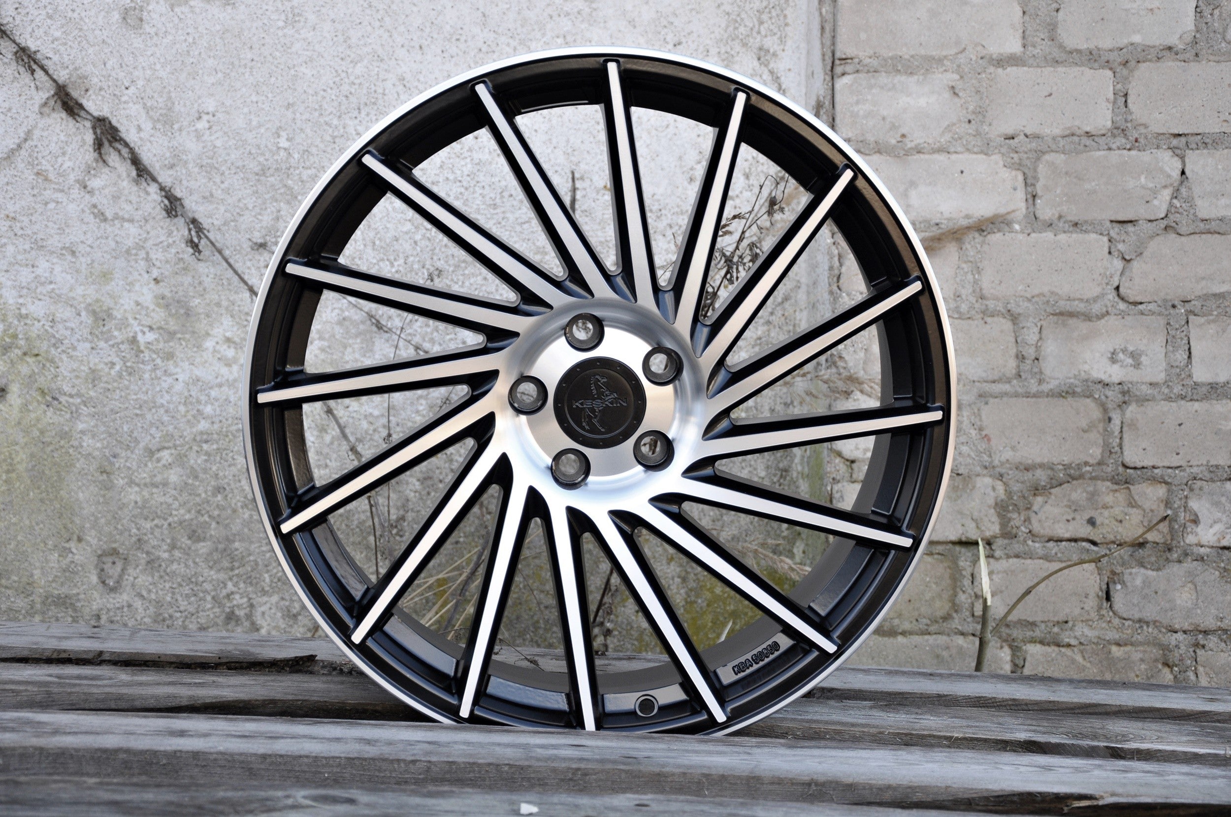 Keskin KT17 Alufælge 18" 5x112 ET45 – Poleret/sort (sæt á 4)