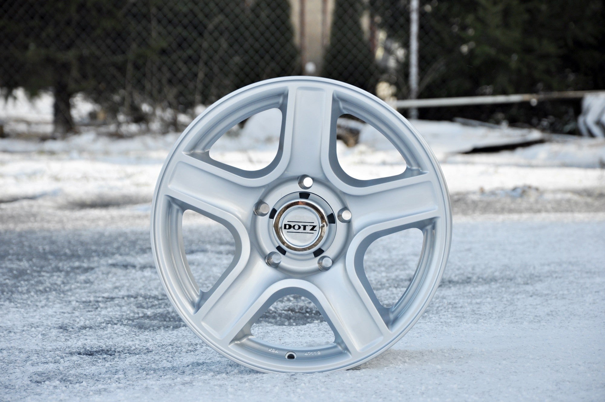 Dotz DOTZszt HAMMADA KBA: 47112 Alufælge 17" 5x139.7 ET0 – Sølv (stk)