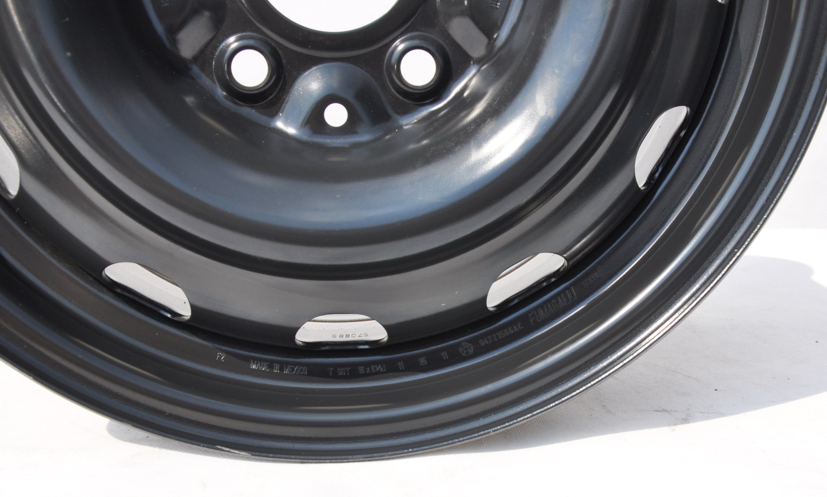 Dodge (oryginalne OEM) 04721566ac Stålfælge 16" 5x127 ET40 – Sort (sæt á 4)