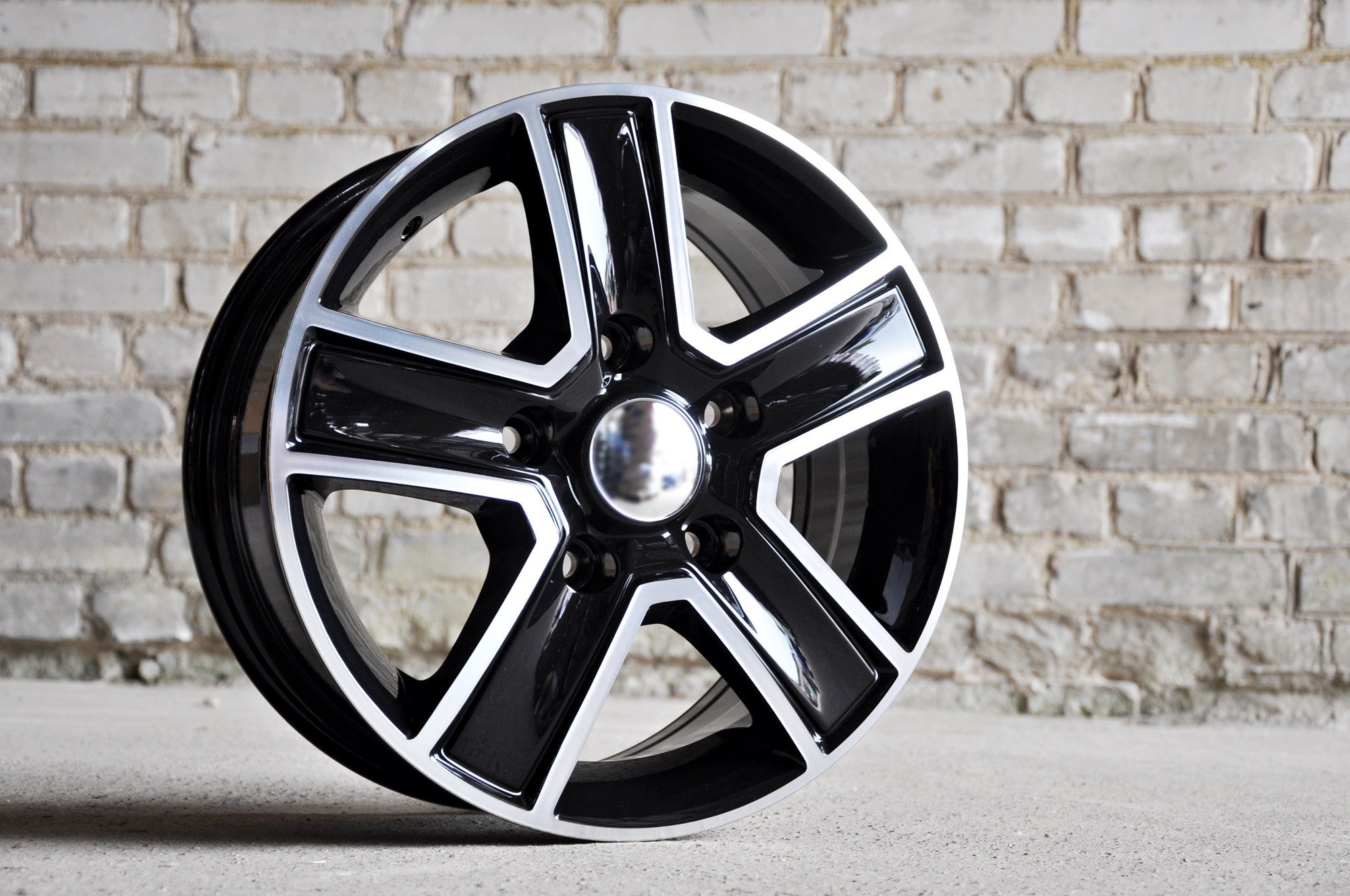 PDW 473 Alufælge 15" 5x130 ET50 – Poleret/sort (sæt á 4)
