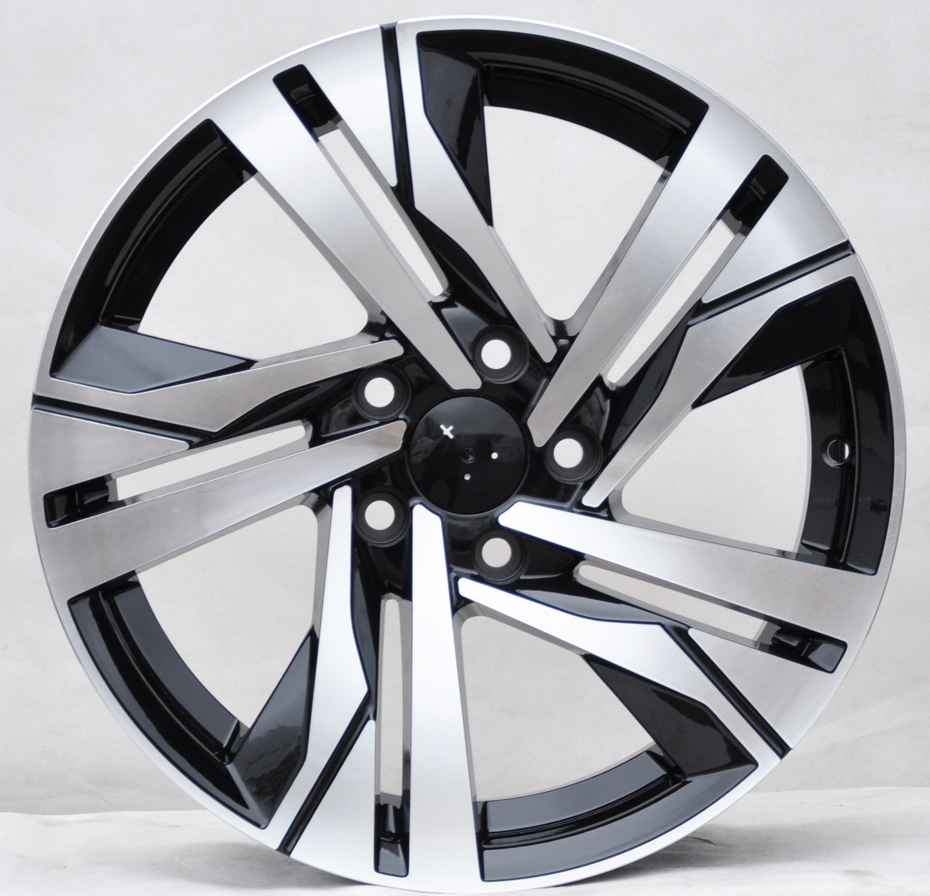 PDW 5543 Alufælge 16" 5x108 ET40 – Poleret/sort (sæt á 4)