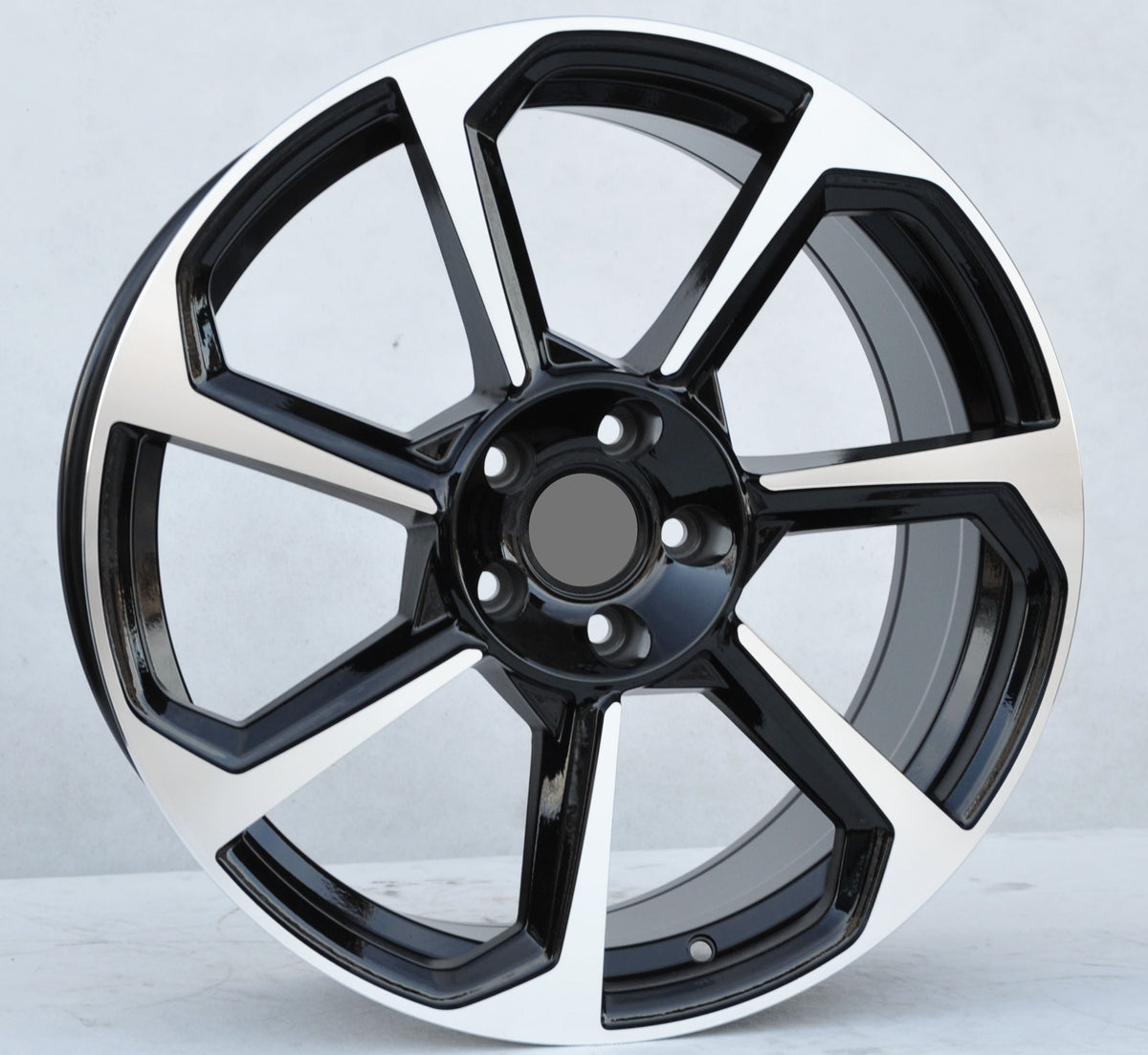 PDW 5213 Alufælge 18" 5x112 ET34 – Poleret/sort (sæt á 4)