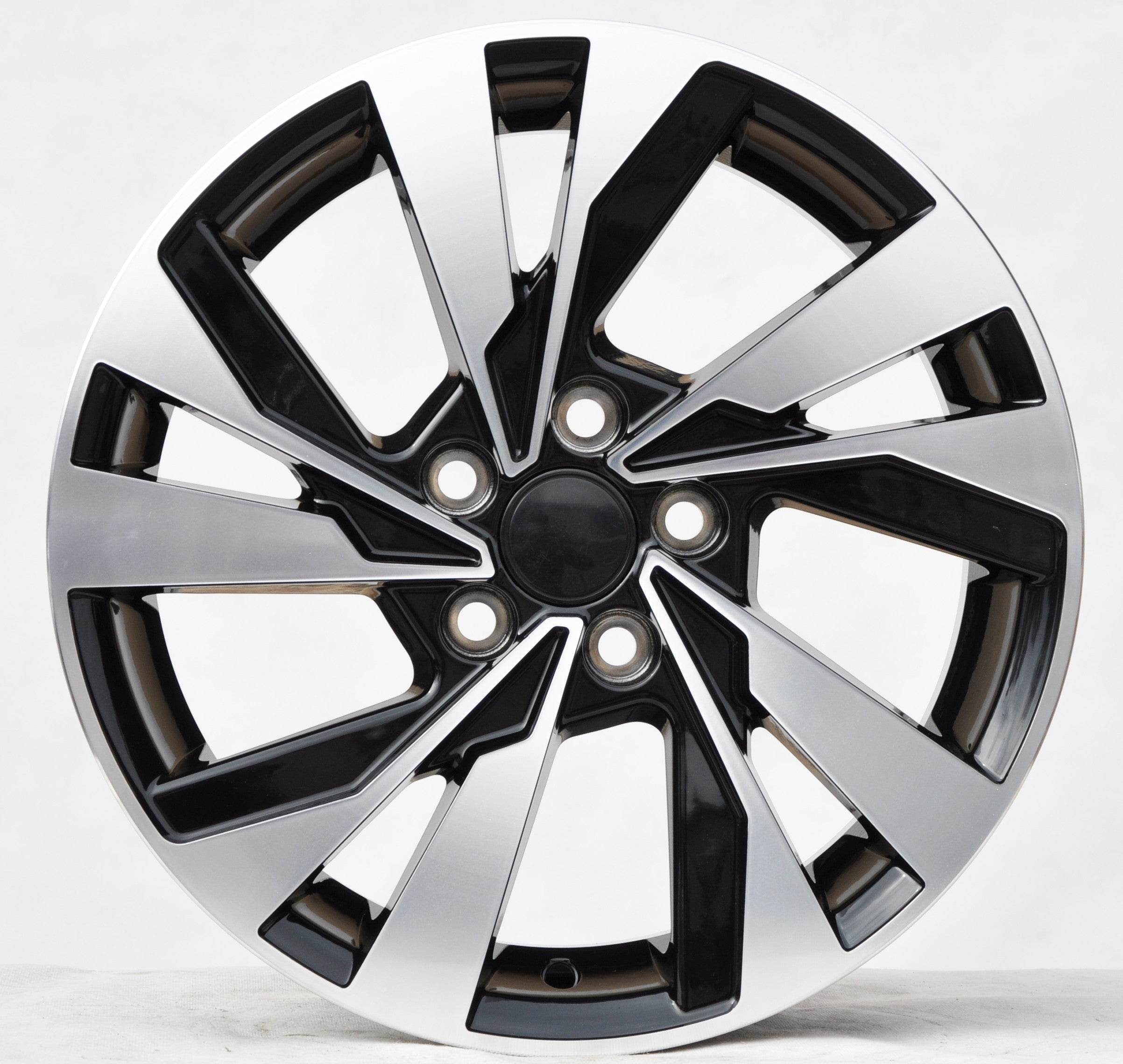 PDW 277 Alufælge 15" 5x100 ET40 – Poleret/sort (sæt á 4)