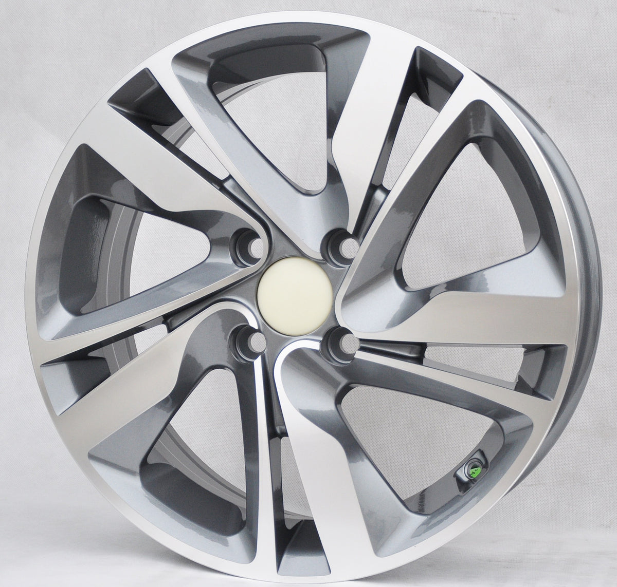 PDW 813 Alufælge 15" 6J 4x100 ET46 – Poleret/grafit (sæt á 4)