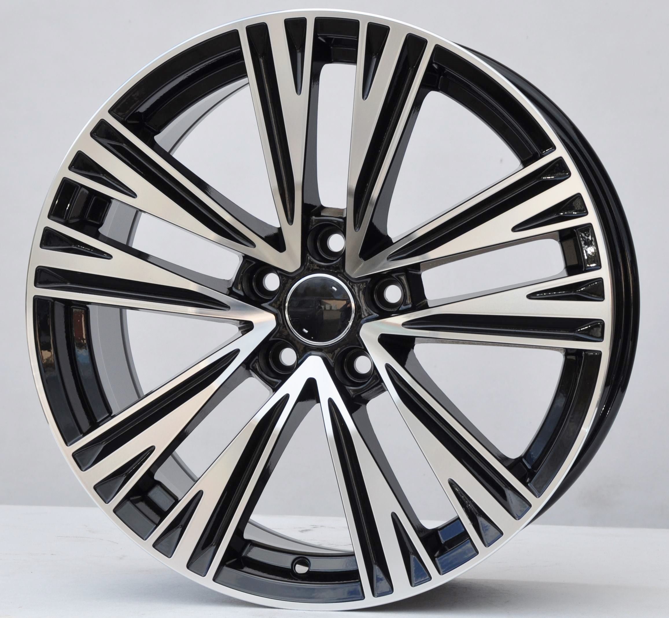 PDW 1424 Alufælge 18" 5x112 ET39 – Poleret/sort (sæt á 4)