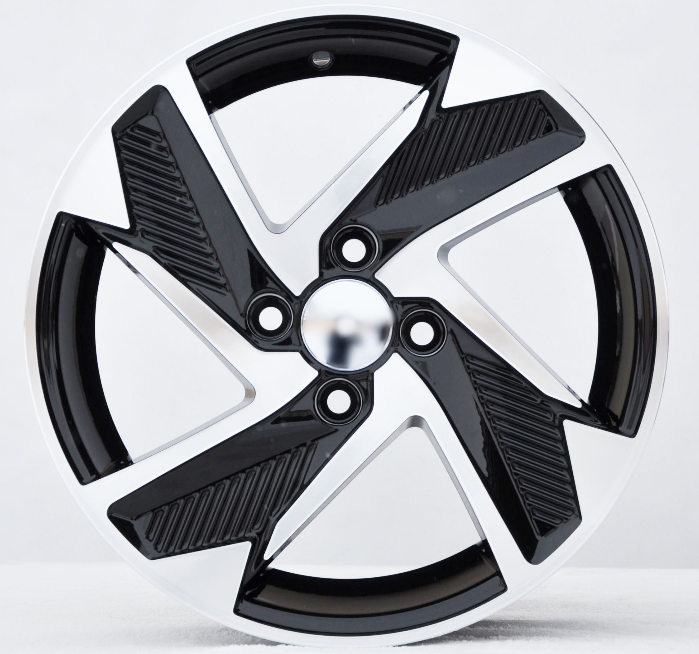 PDW 1169 Alufælge 15" 4x100 ET48 – Poleret/sort (sæt á 4)
