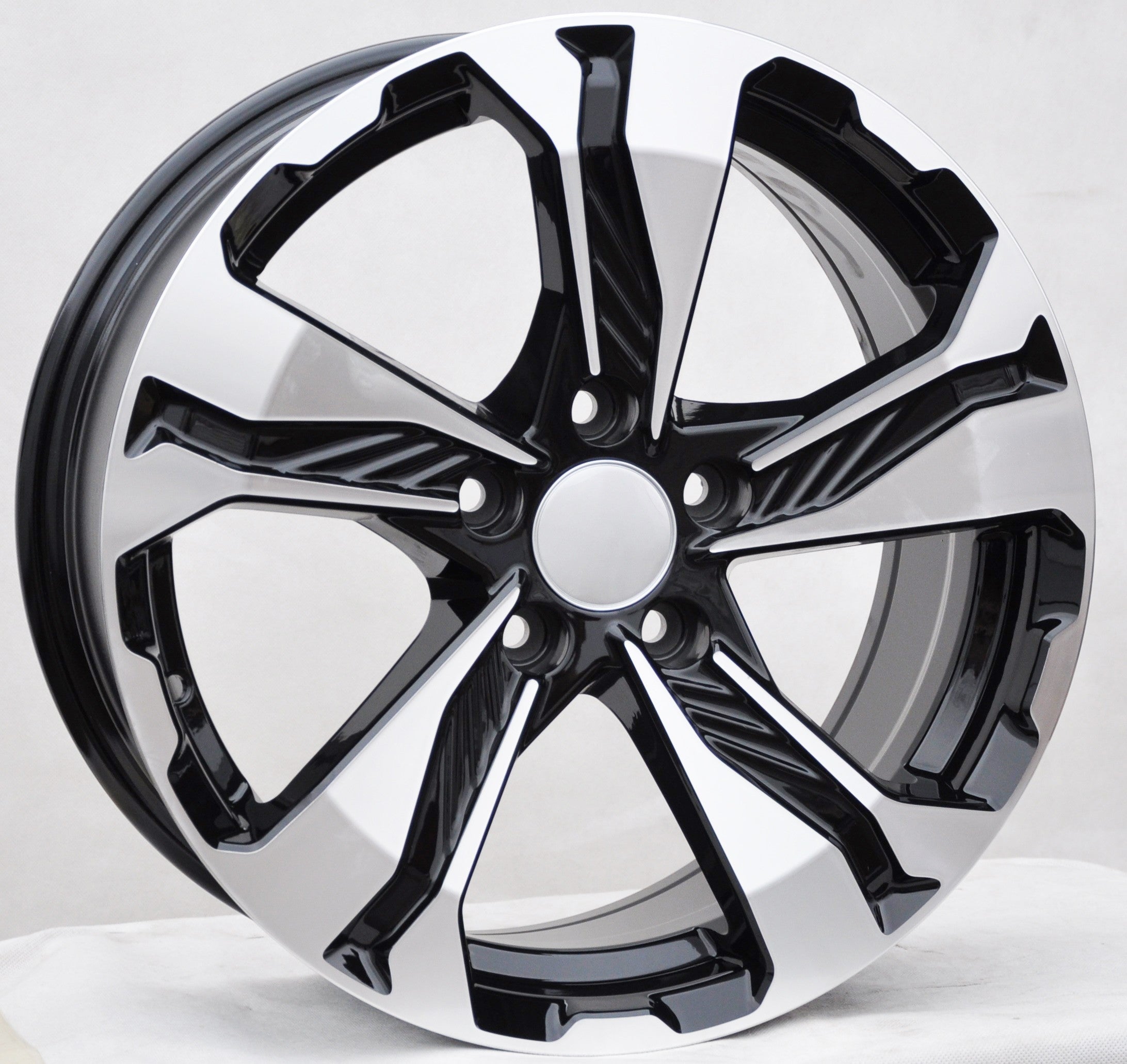 PDW 5520 Alufælge 17" 5x114.3 ET45 – Poleret/sort (sæt á 4)