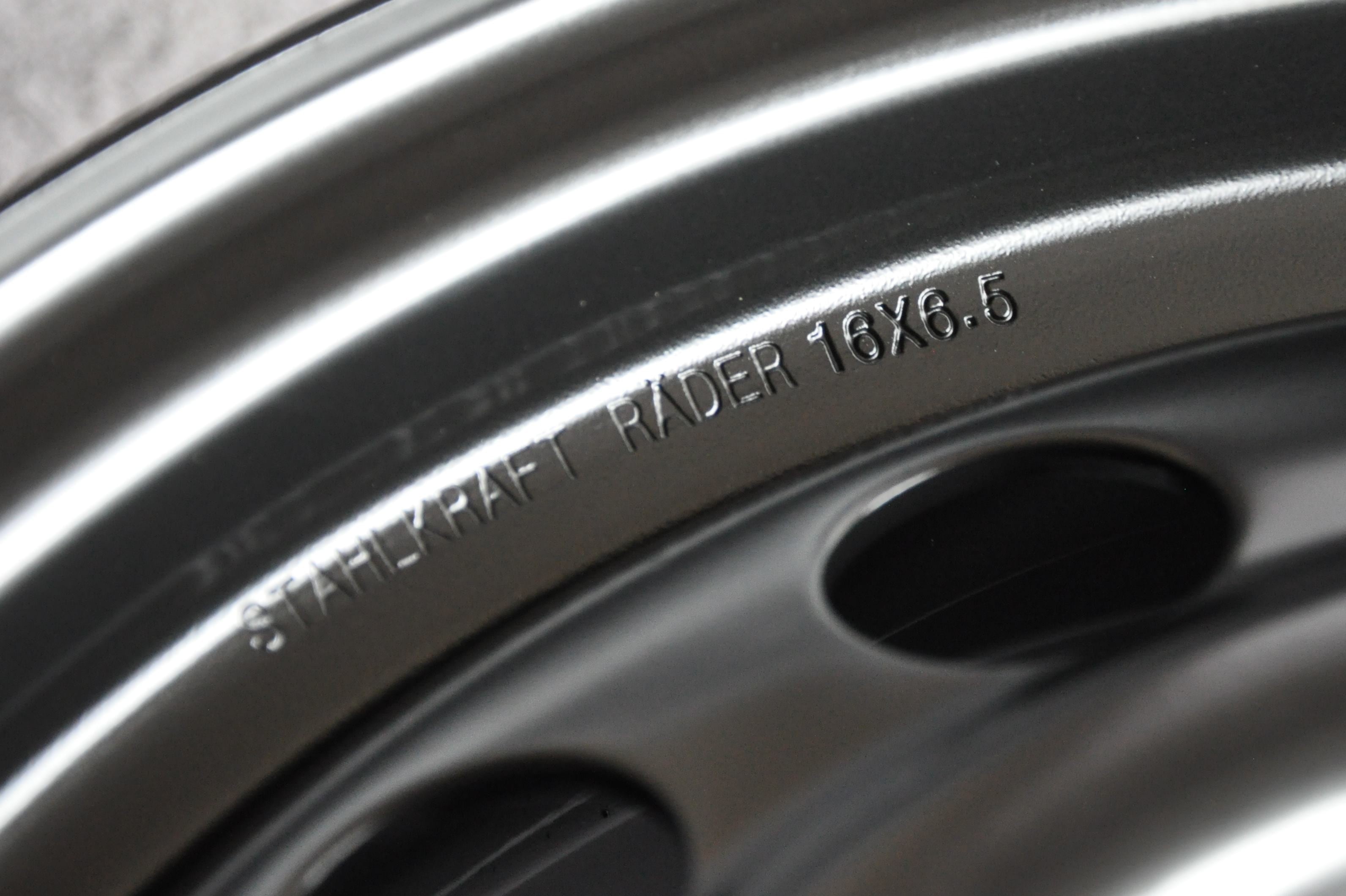 Stahlkraft Rader A16 Stålfælge 16" 5x114.3 ET40 – Black perl (sæt á 4)