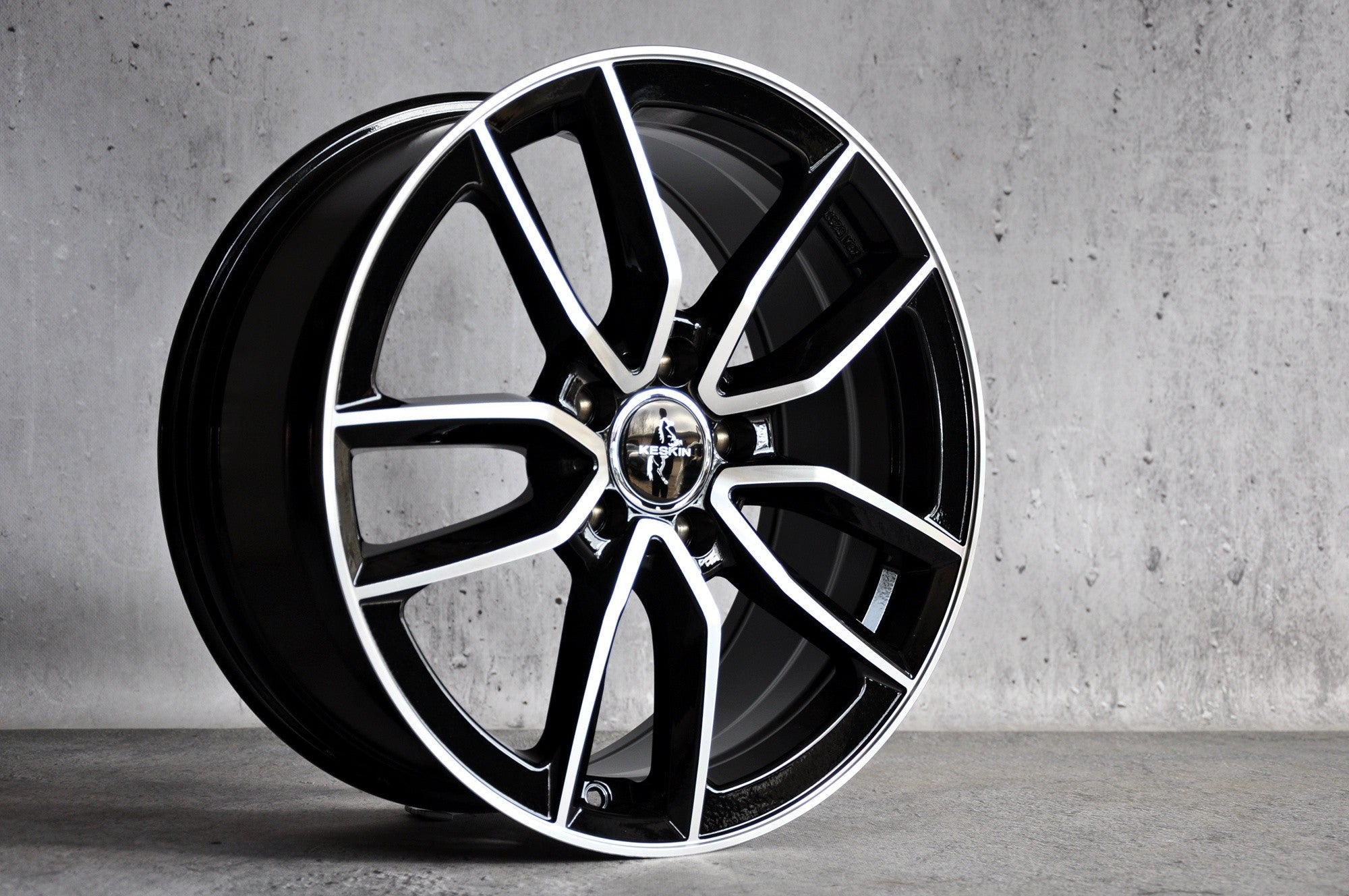 Keskin KT21 Alufælge 17" 5x112 ET45 – Poleret/sort (sæt á 4)