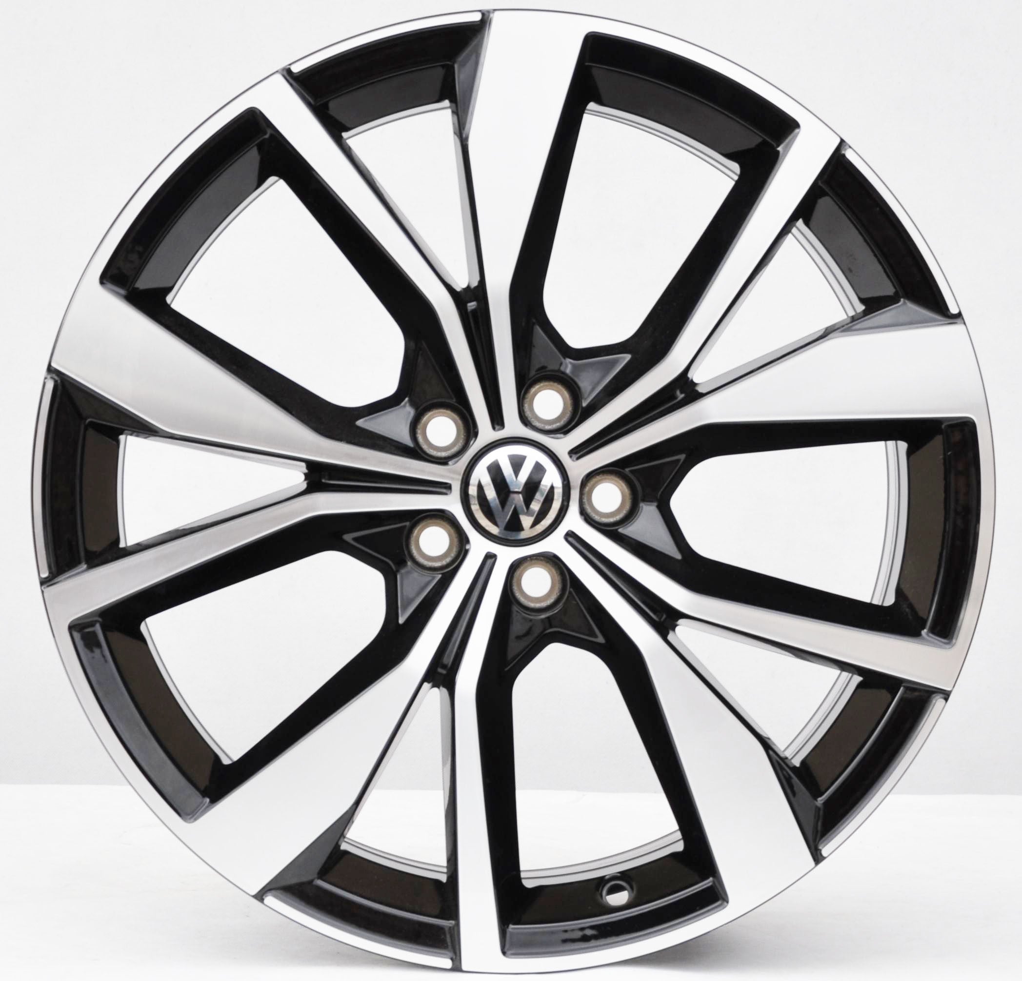 Volkswagen (oryginalne OEM) 2G7601025F/MISANO Alufælge 18" 5x100 ET39 – Poleret/sort (sæt á 4)