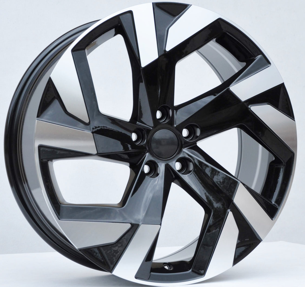 PDW FBX230 Alufælge 19" 5x112 ET40 – Poleret/sort (sæt á 4)