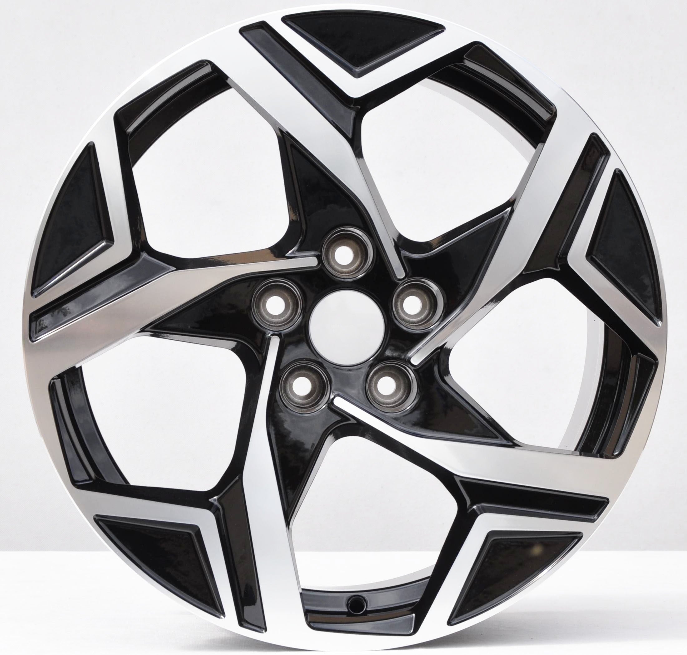 PDW 5700 Alufælge 18" 5x114.3 ET51 – Poleret/sort (sæt á 4)