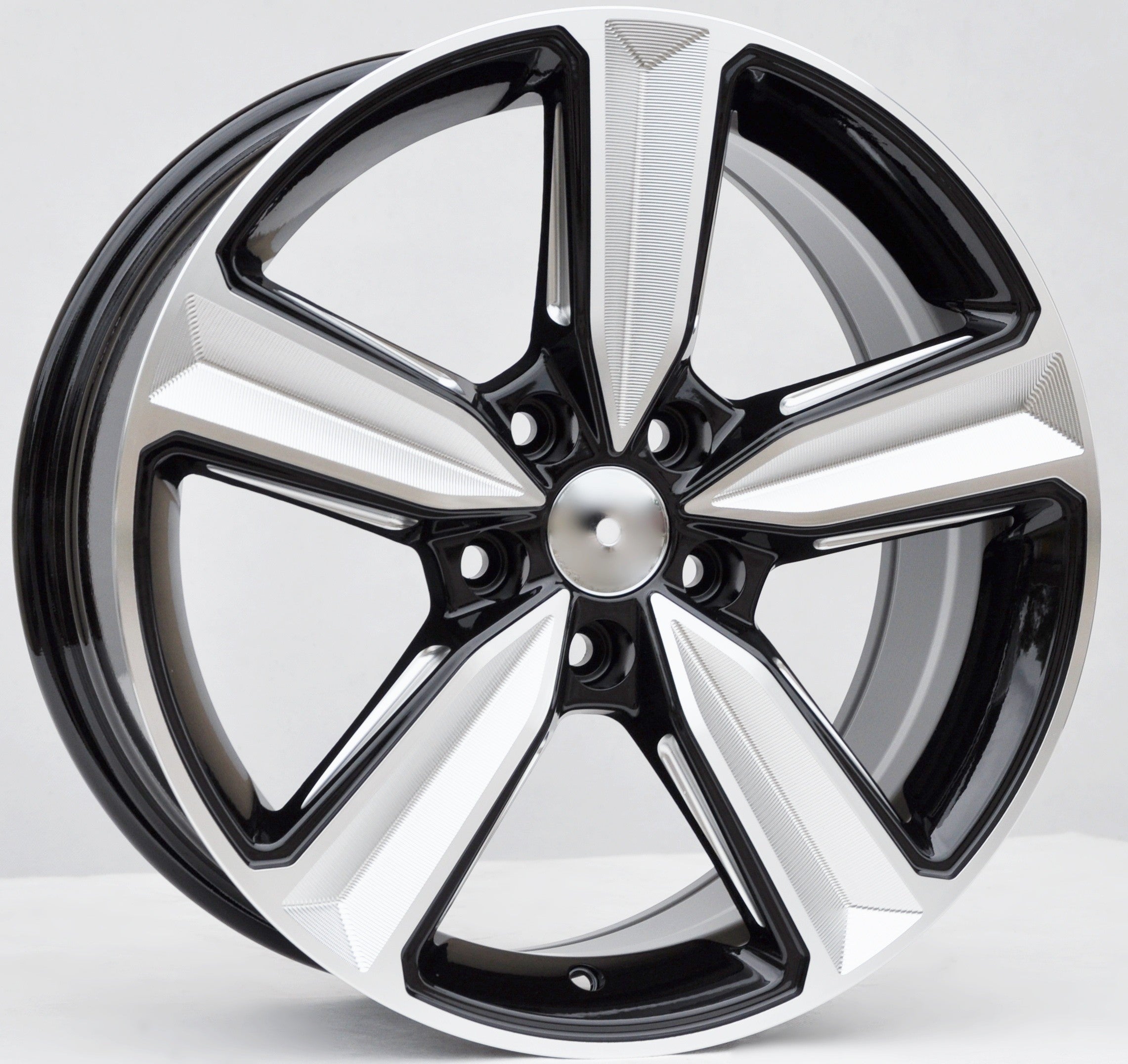 PDW 5470/057 Alufælge 17" 5x112 ET35 – Poleret/sort (sæt á 4)