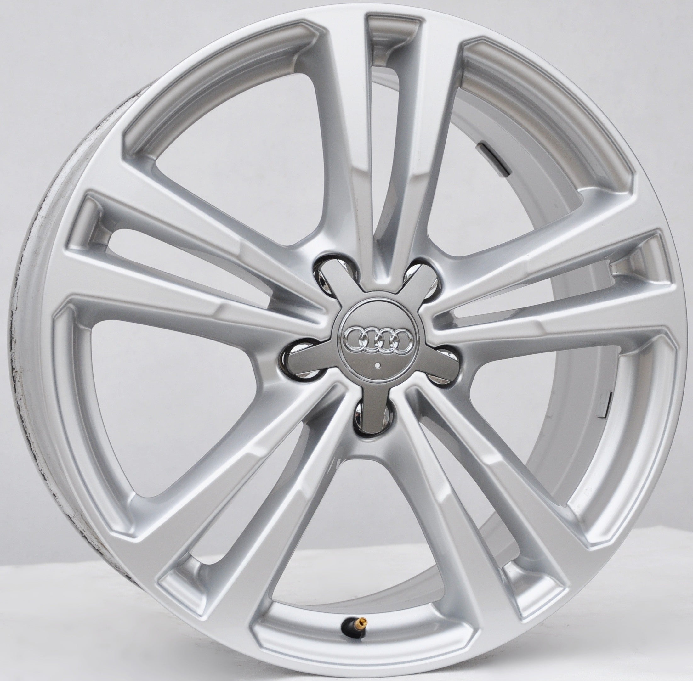 Audi (oryginalne OEM) 8v0601025AJ Alufælge 18" 5x112 ET51 – Sølv (sæt á 4)