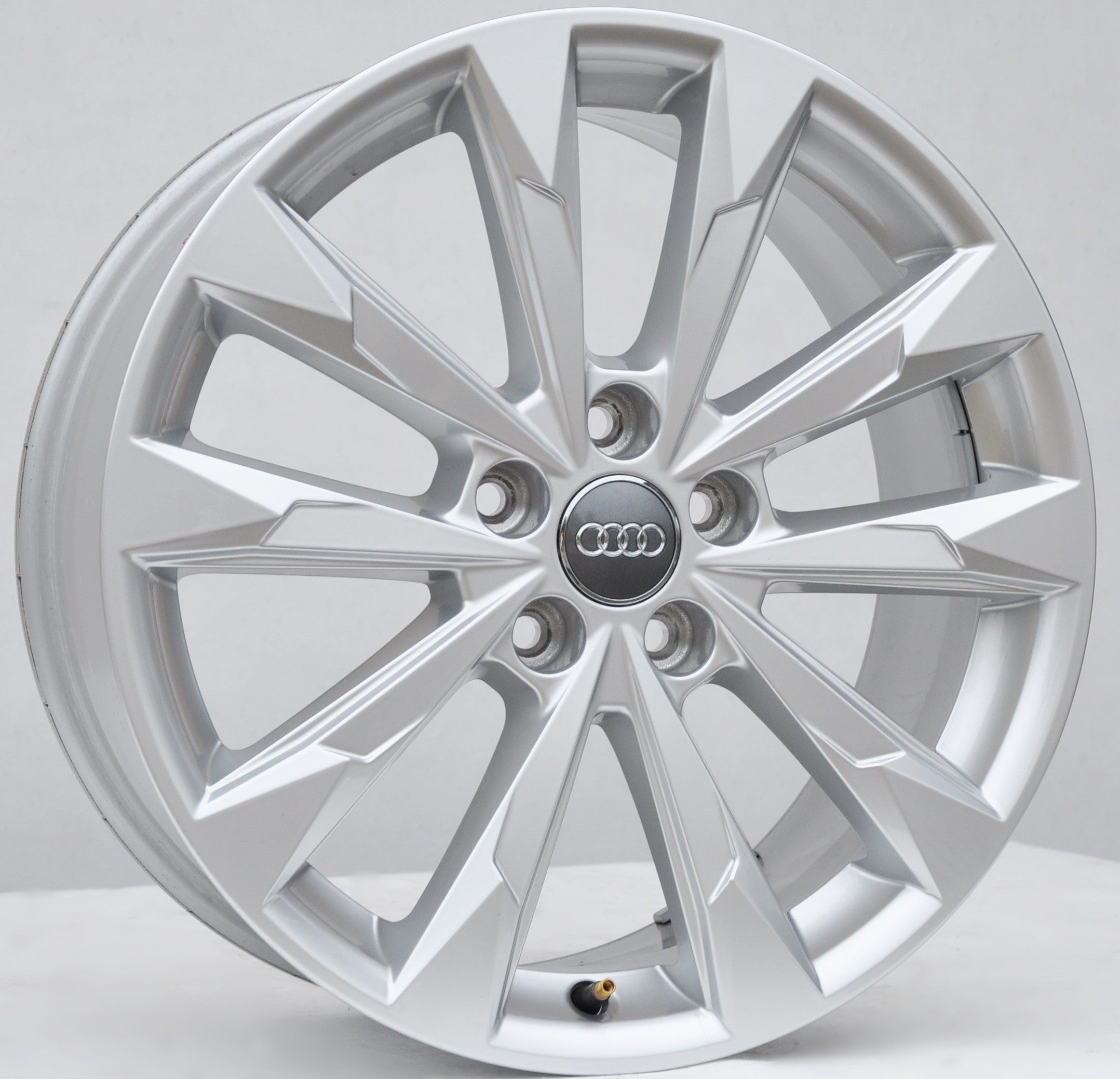 Audi (oryginalne OEM) 83A601025G Alufælge 18" 5x112 ET43 – Sølv (sæt á 4)
